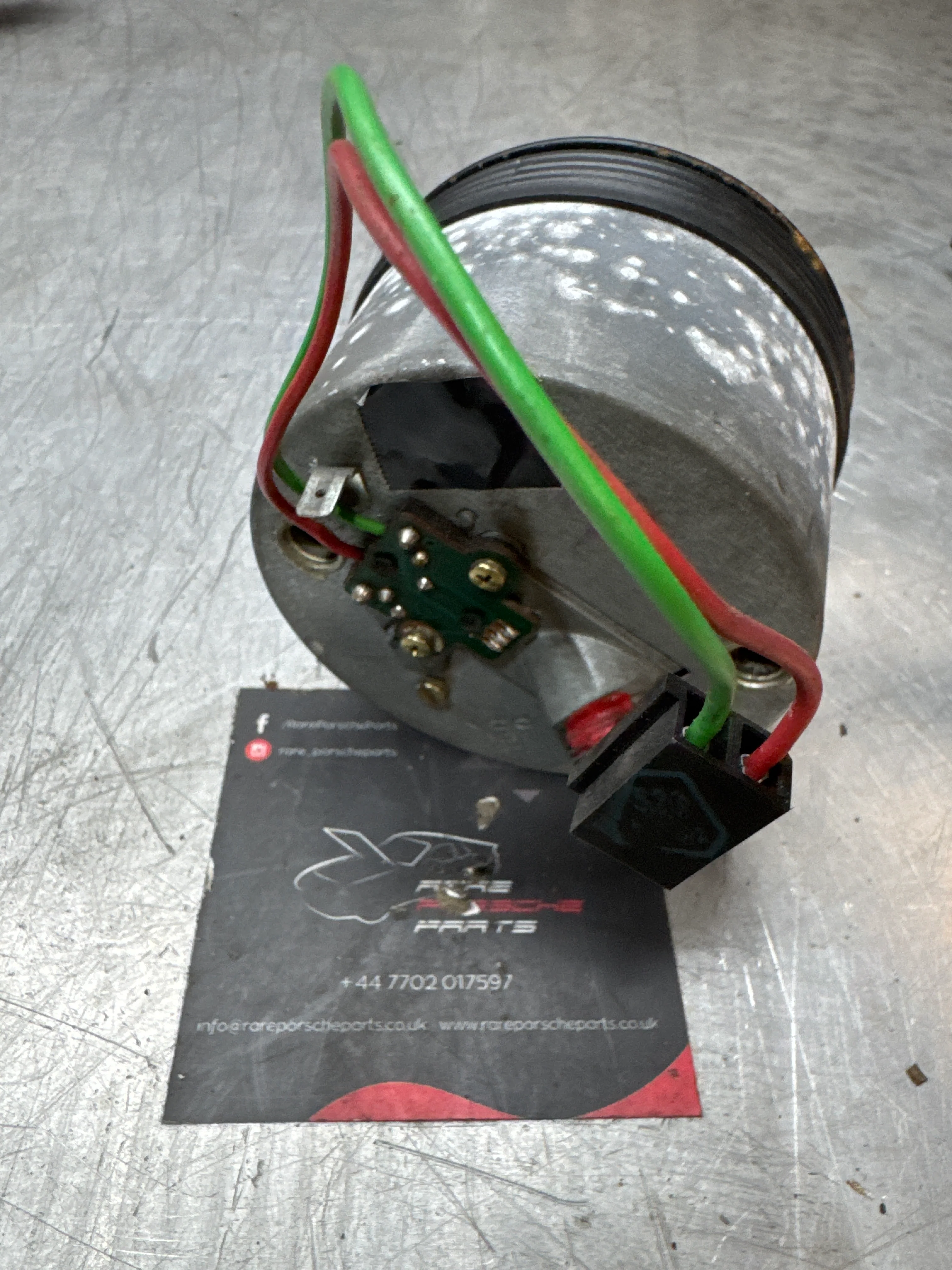 Porsche 944 speedometer showing 18524 miles 94464103600 spares or repair - Image 2