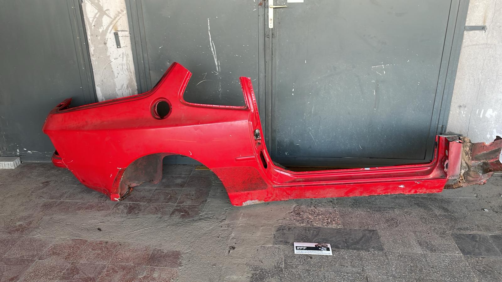 Porsche 944 right side cut, rear fender with sill 94450390403 94450361200