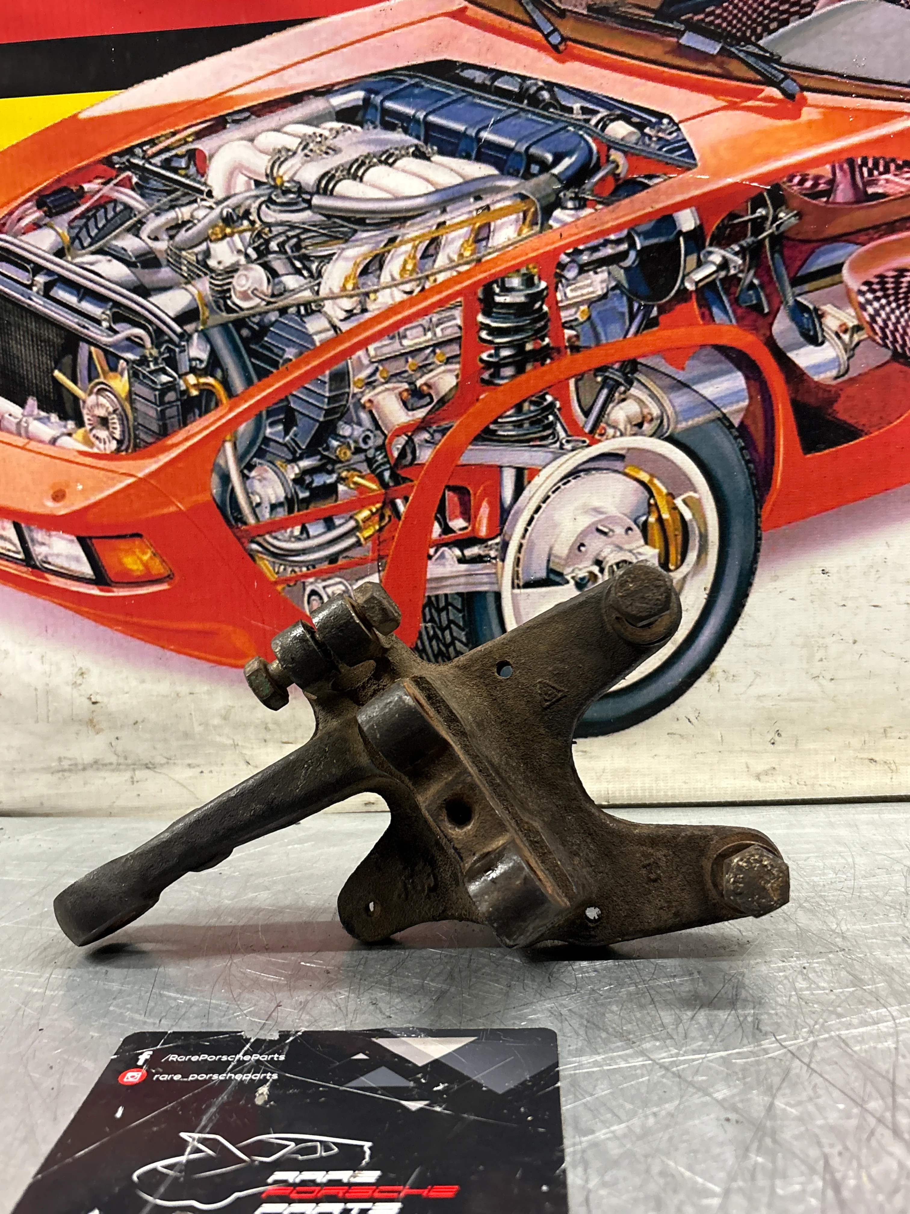 Porsche 944 Turbo front left steering knuckle, without abs, used 95134165501 - Image 2