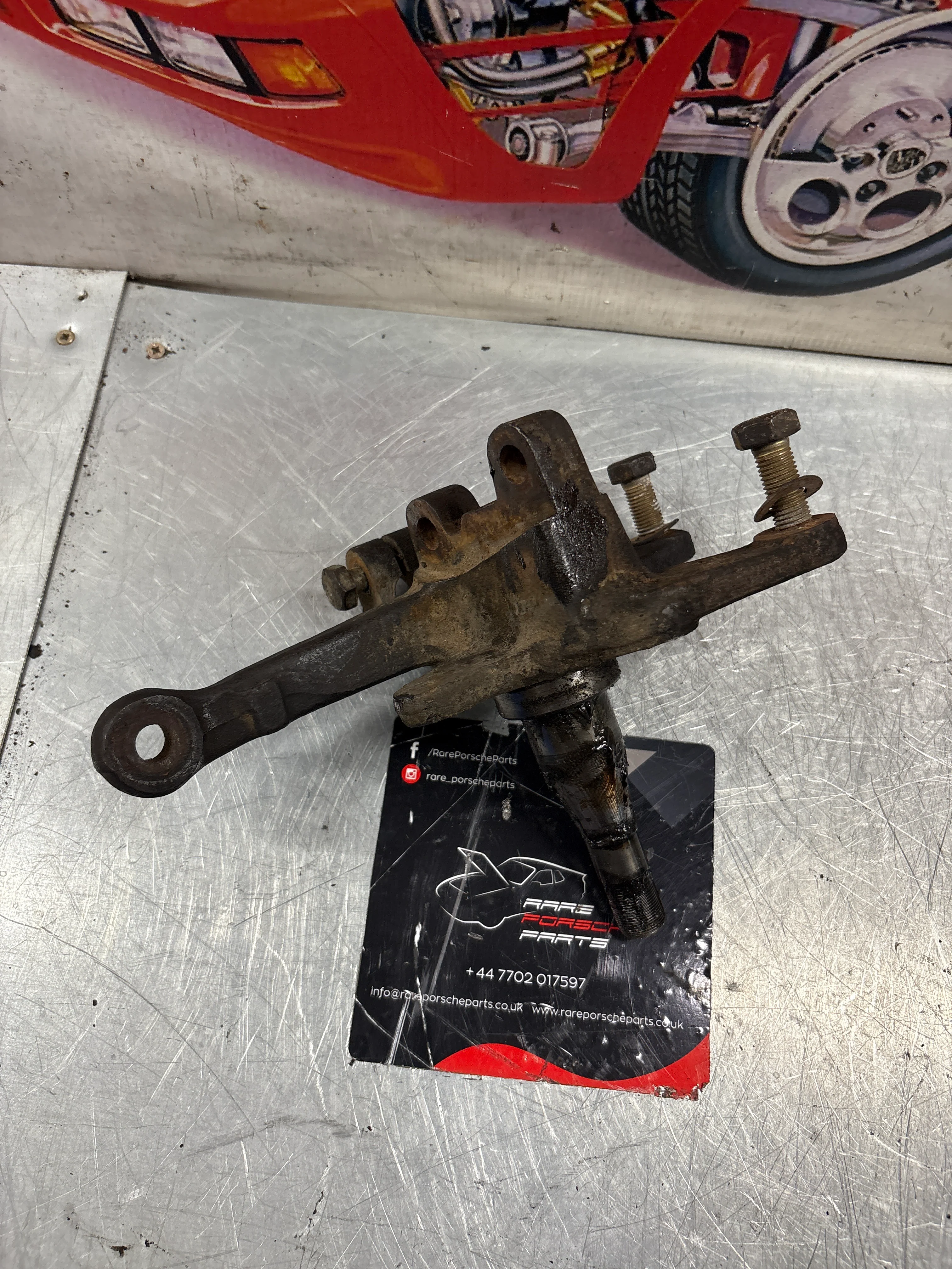 Porsche 944 Turbo front left steering knuckle, without abs, used 95134165501 - Image 4