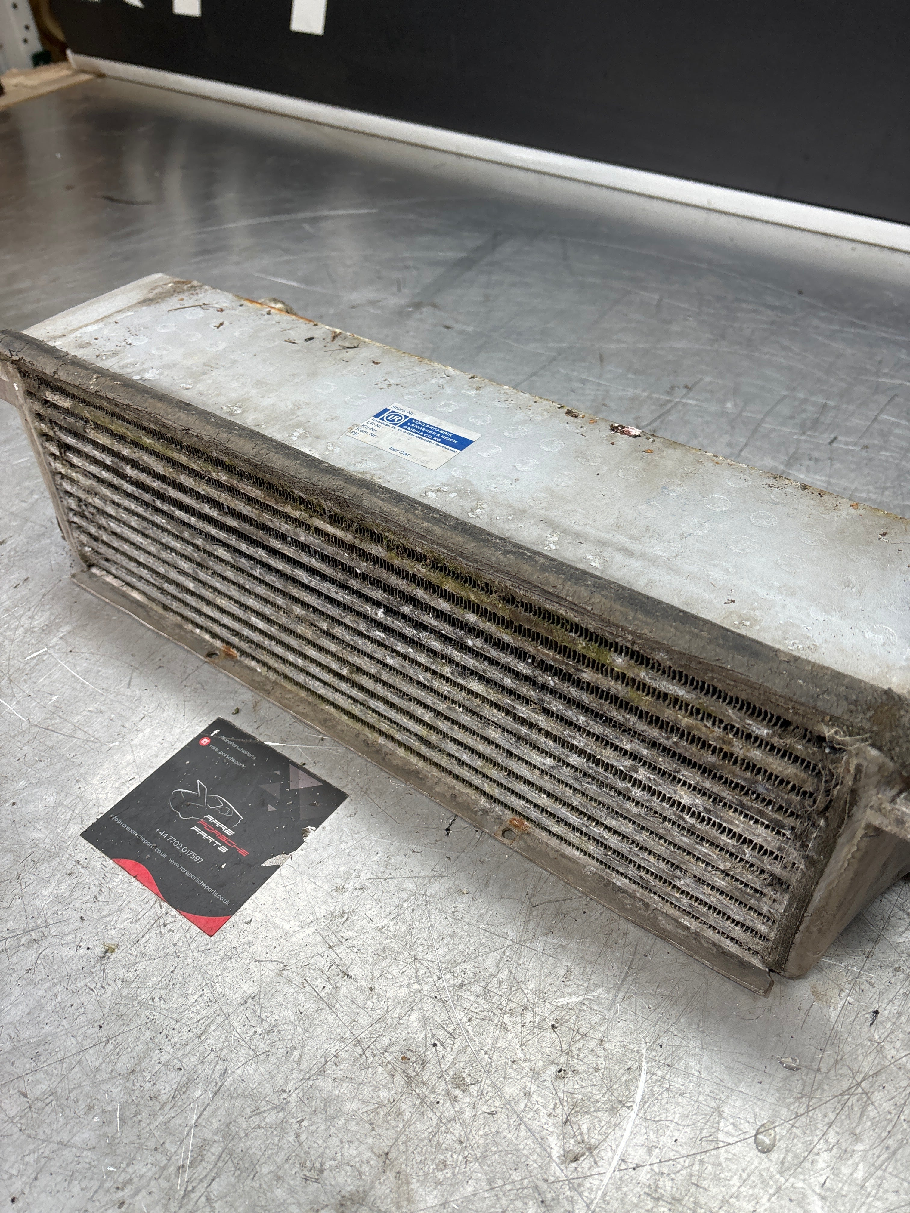 Porsche 944 Turbo Intercooler 95111013703 used - Image 3