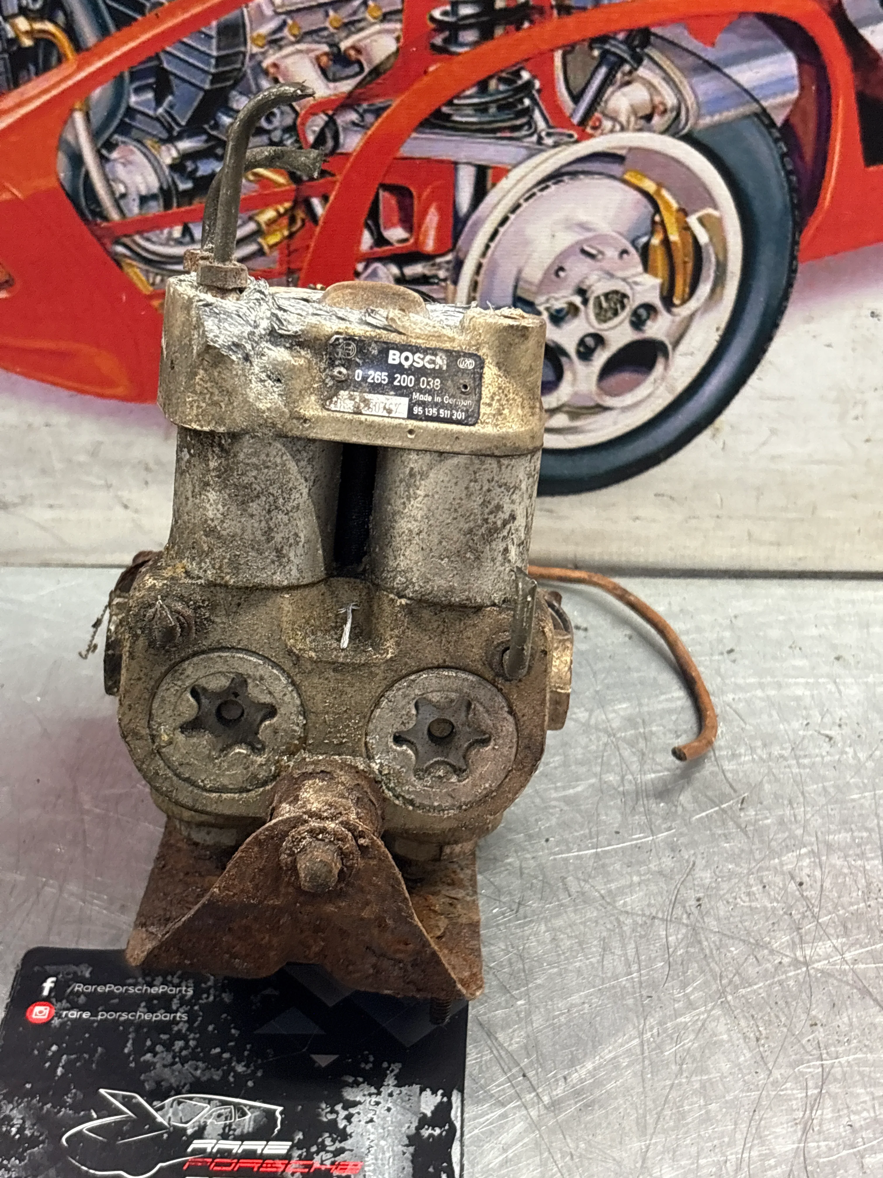 Porsche 944 Turbo Bosch ABS pump, used 0265200038 / 95135511301 - Image 2