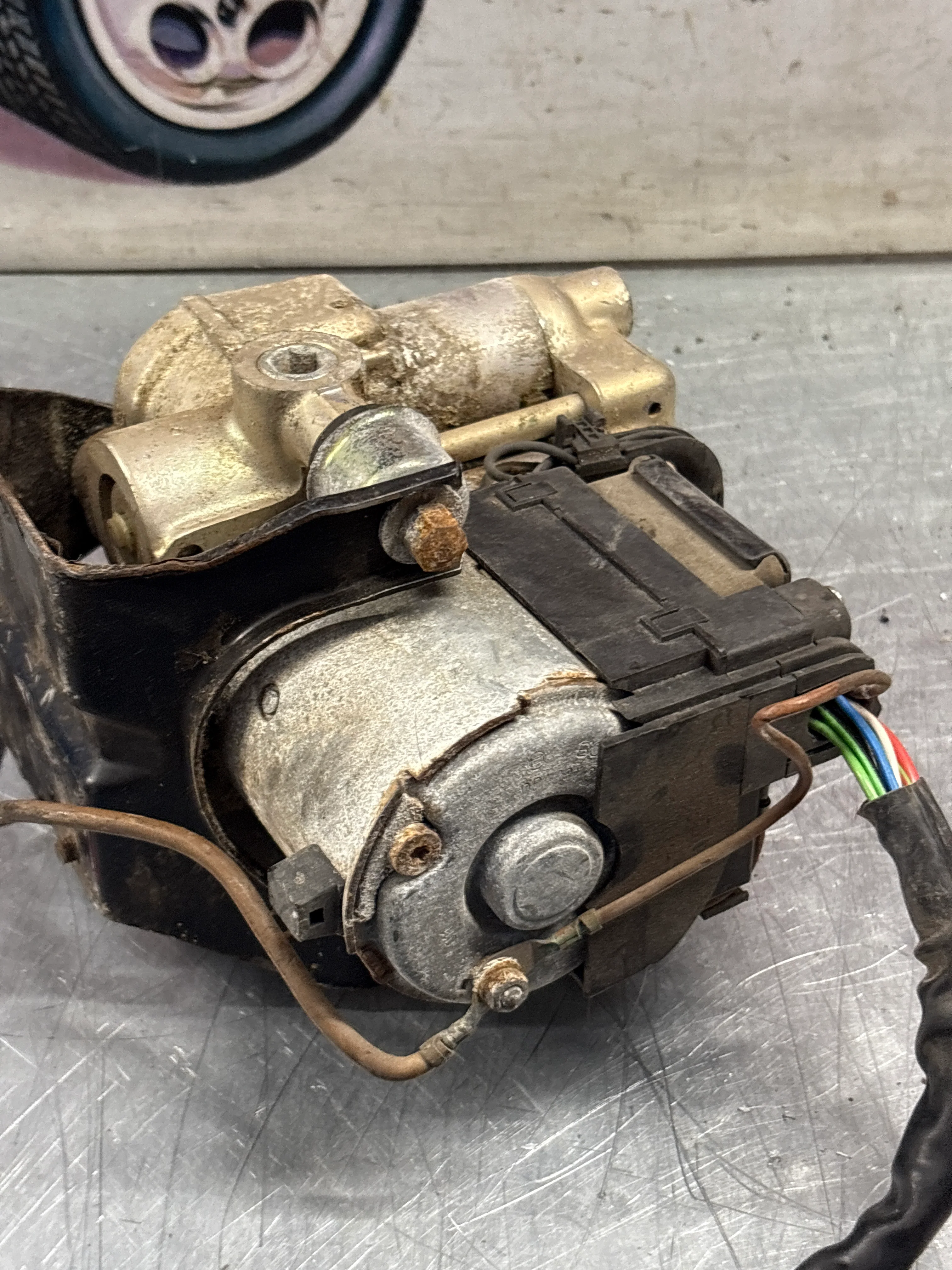 Porsche 944 Turbo Bosch ABS pump, used 0265200038 / 95135511303 - Image 8