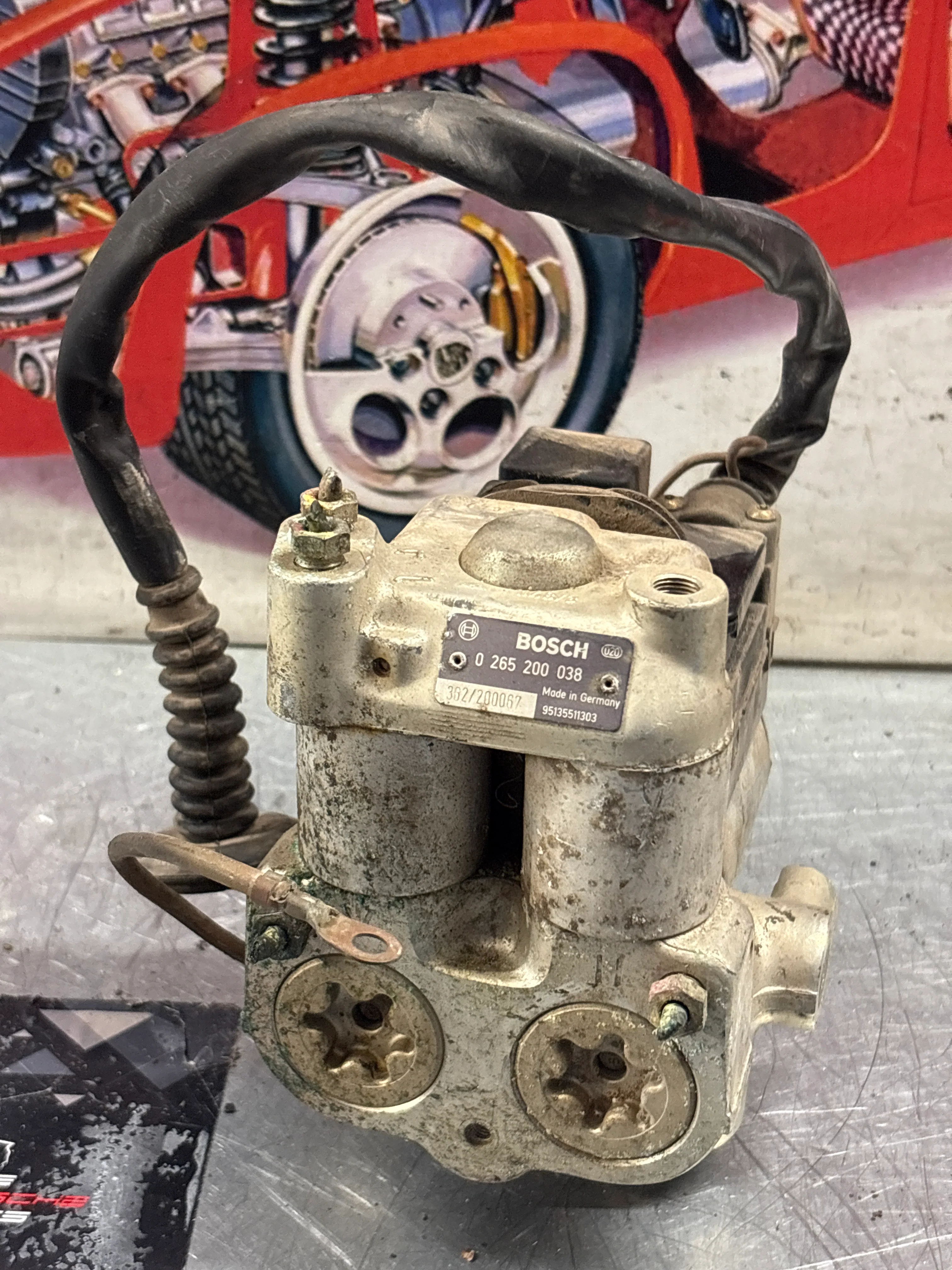 Porsche 944 Turbo Bosch ABS pump, used 0265200038 / 95135511303 - Image 5