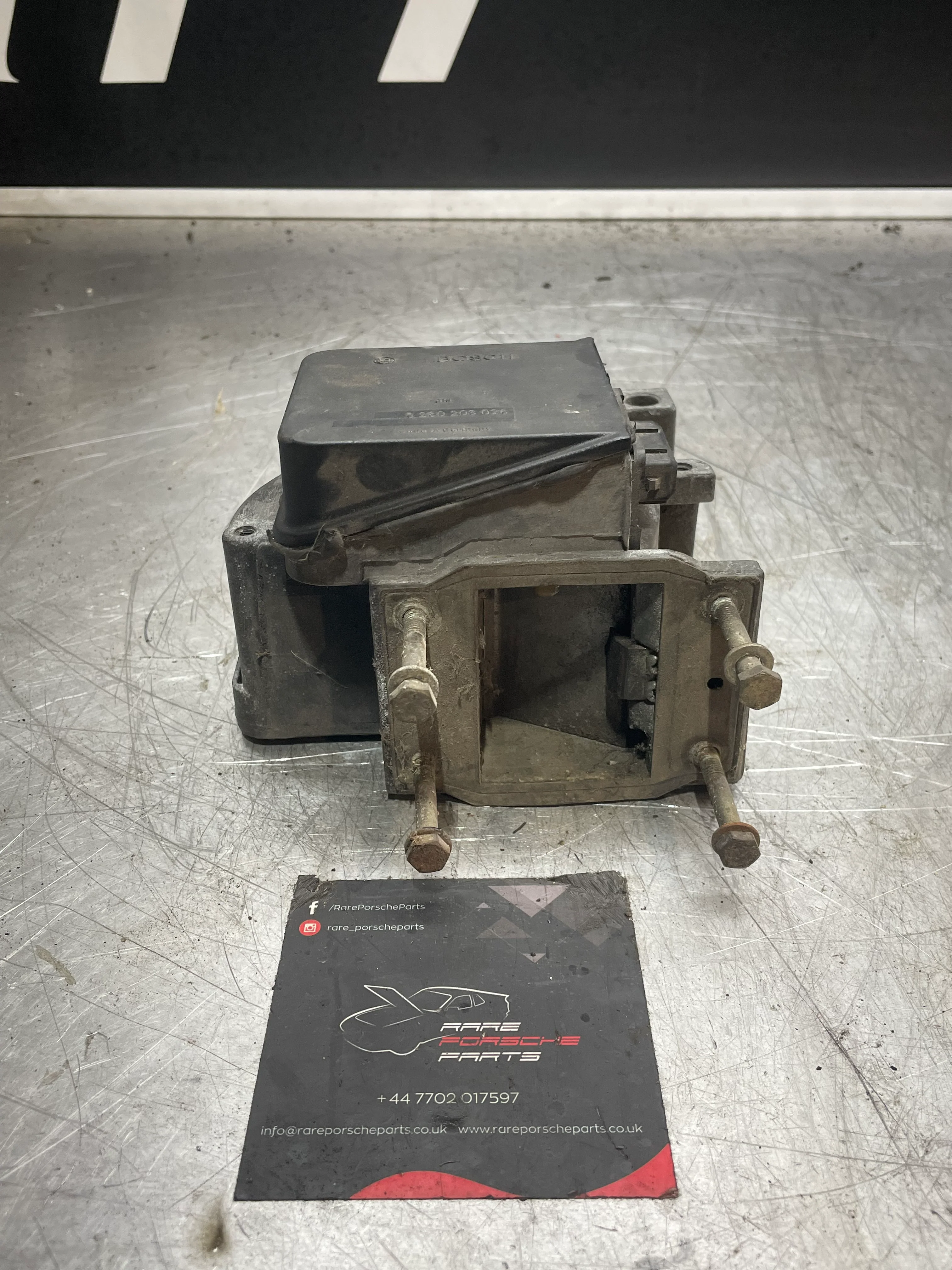 Porsche 944 Turbo Bosch Mass Air flow meter, used 0280203026 - Image 2