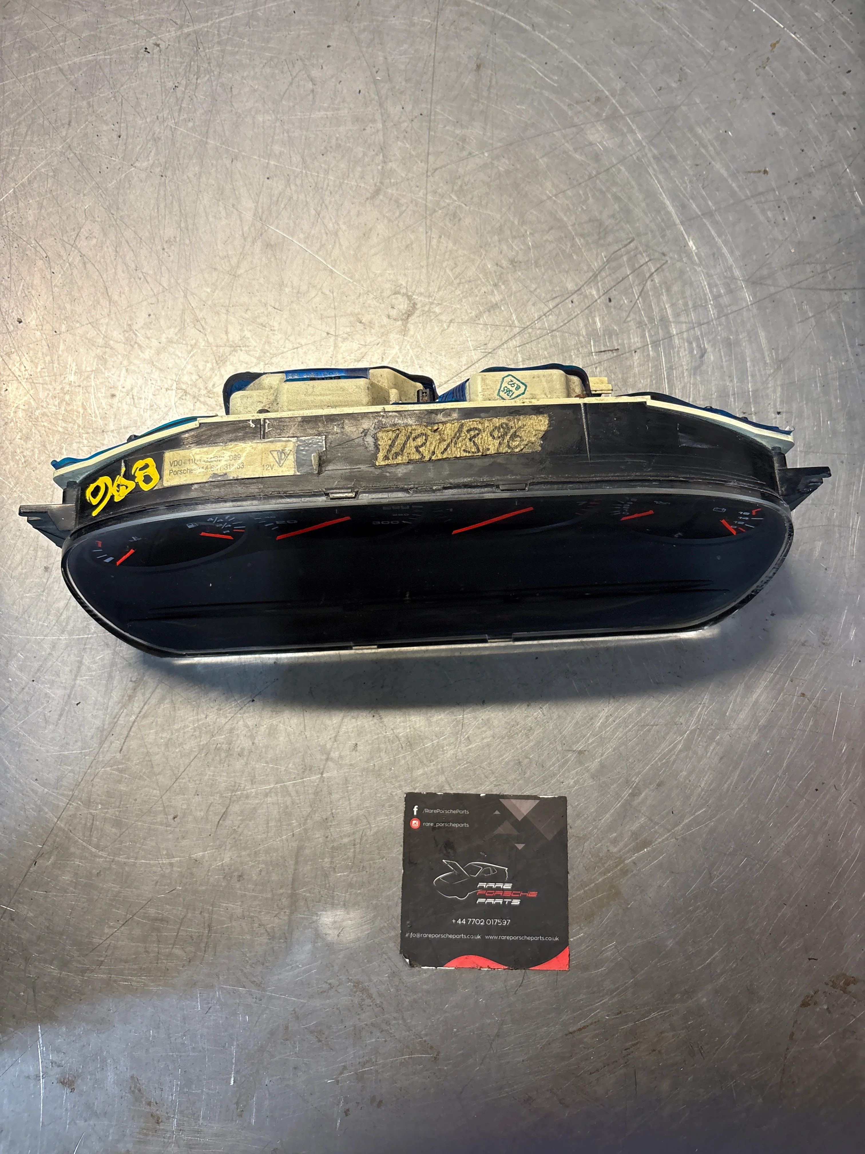 Porsche 968 dash clock binnacle pod speedometer, 94464131163 used 009240 km plastic screen has some small scratches - Image 5