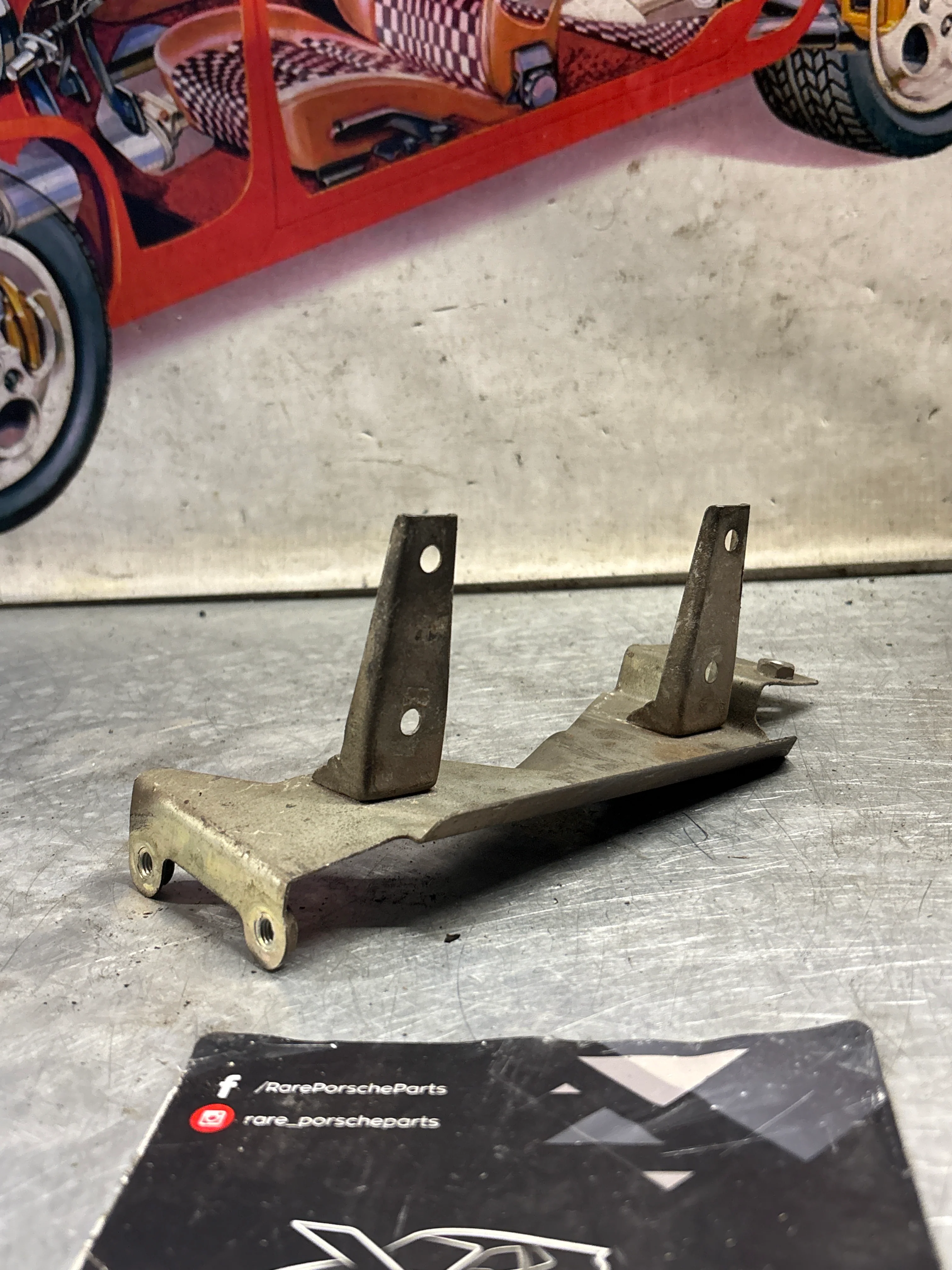 Porsche 944 Turbo intake manifold cover plate, used 95111031501 - Image 2