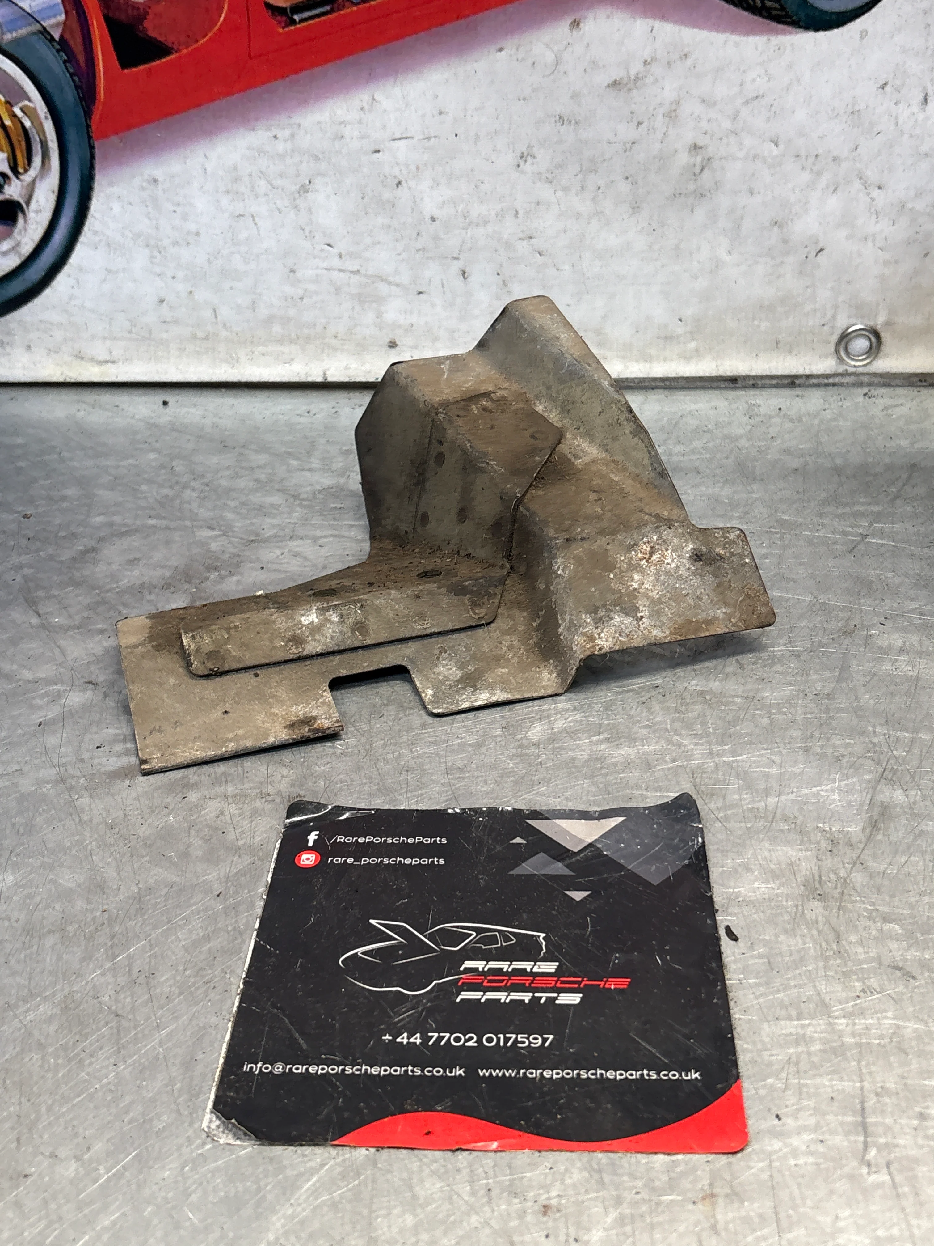 Porsche 944 S2 / Turbo turbocharger heat shield 95110102500