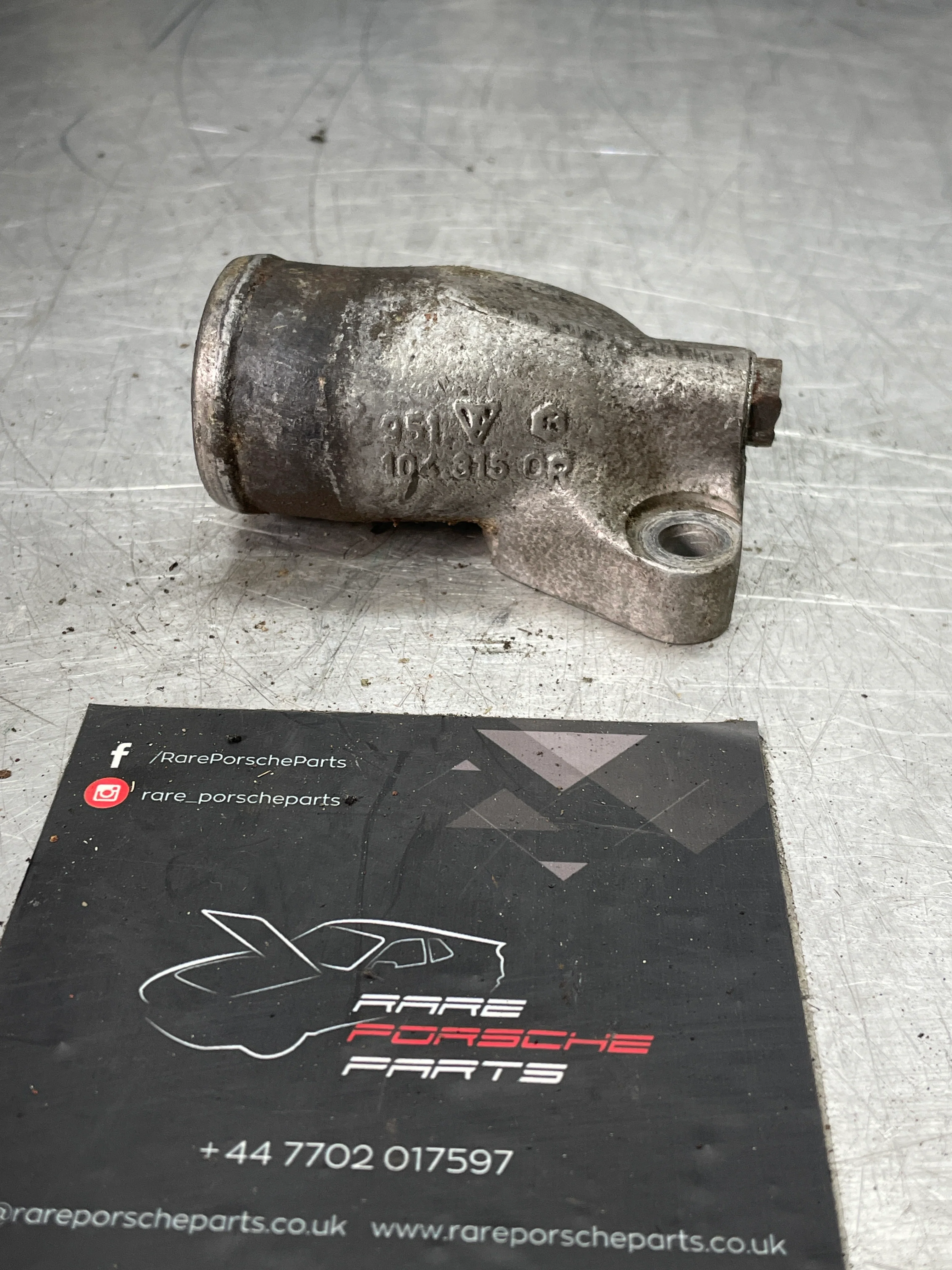 Porsche 944 Turbo water outlet, used 9511043150R 95110431500 - Image 4