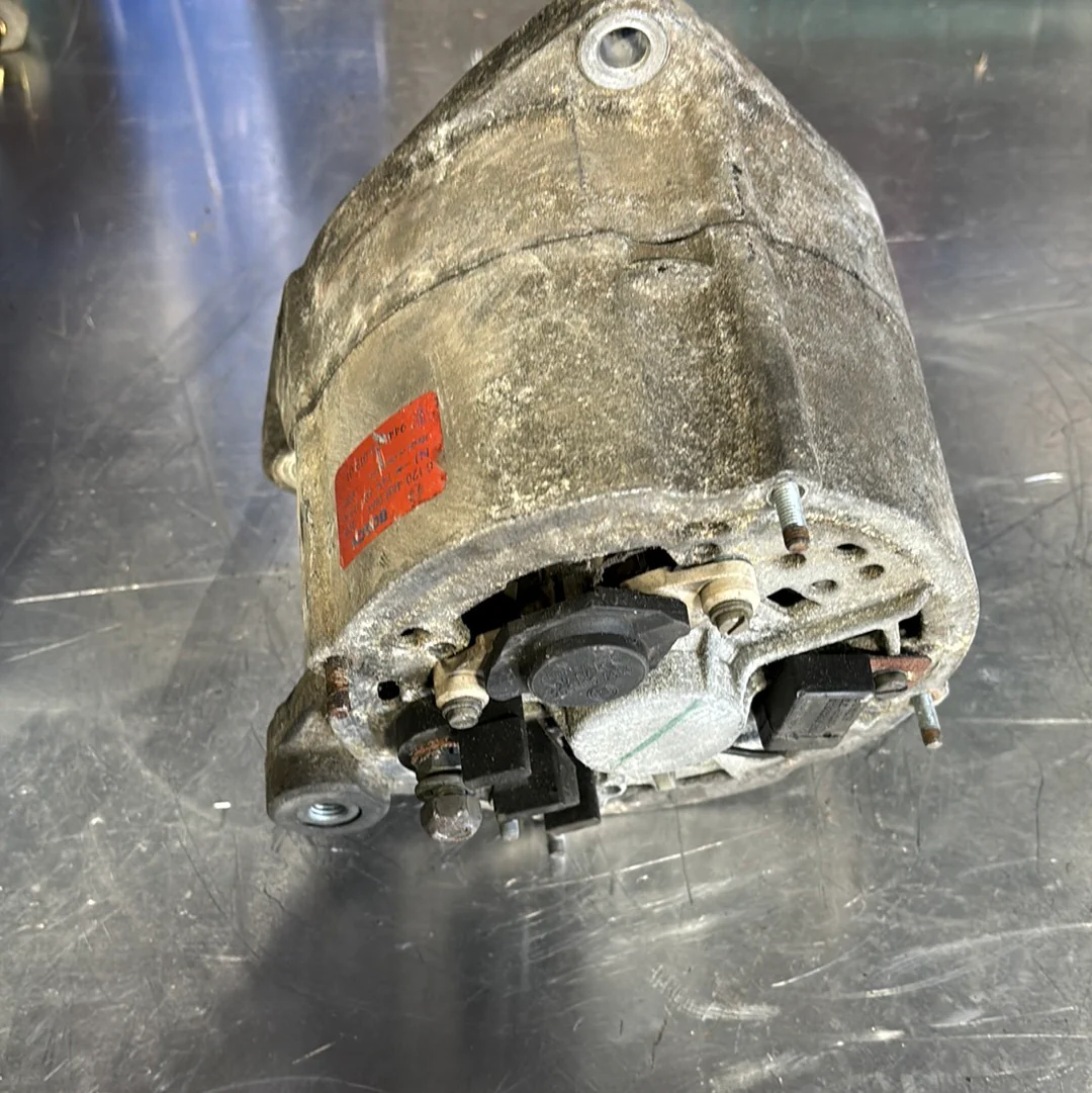 Porsche 944 alternator 1986- 94460301901 / 0120468004, used - Image 4