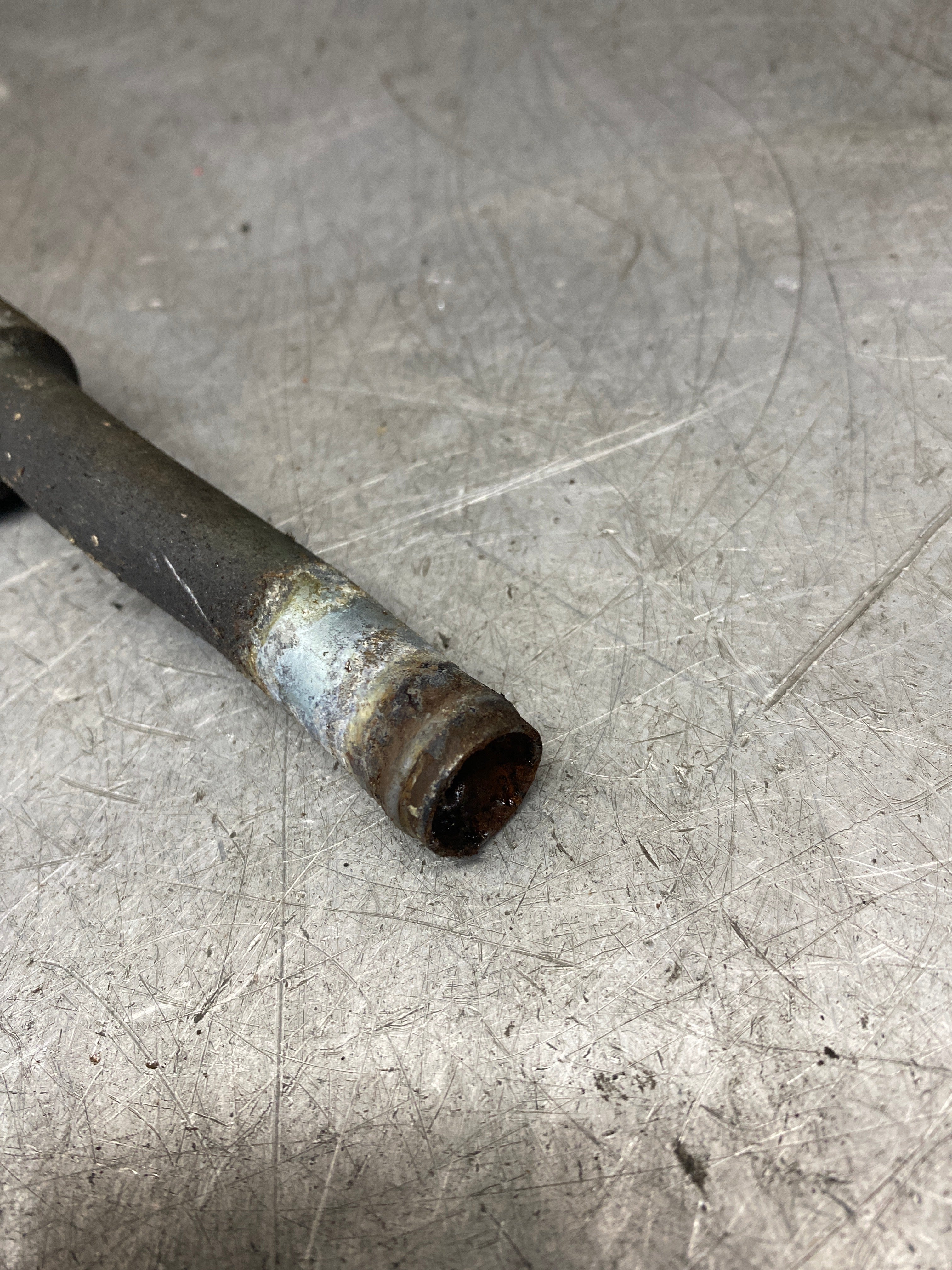 Porsche 944 S2 water by pass pipe 94410624307 used - Image 7