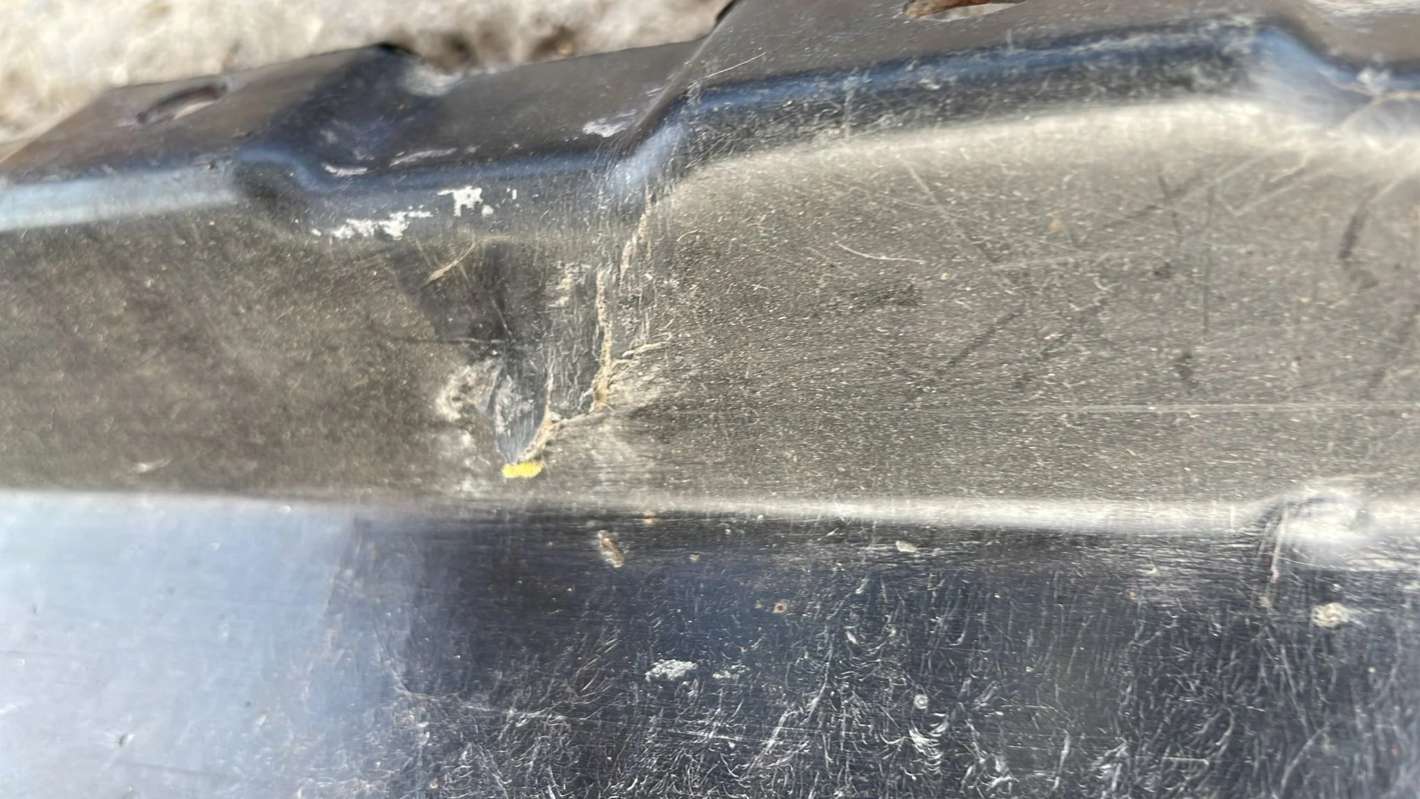 Porsche 944 Wheel housing lining 94450431100 used, damaged - Image 4