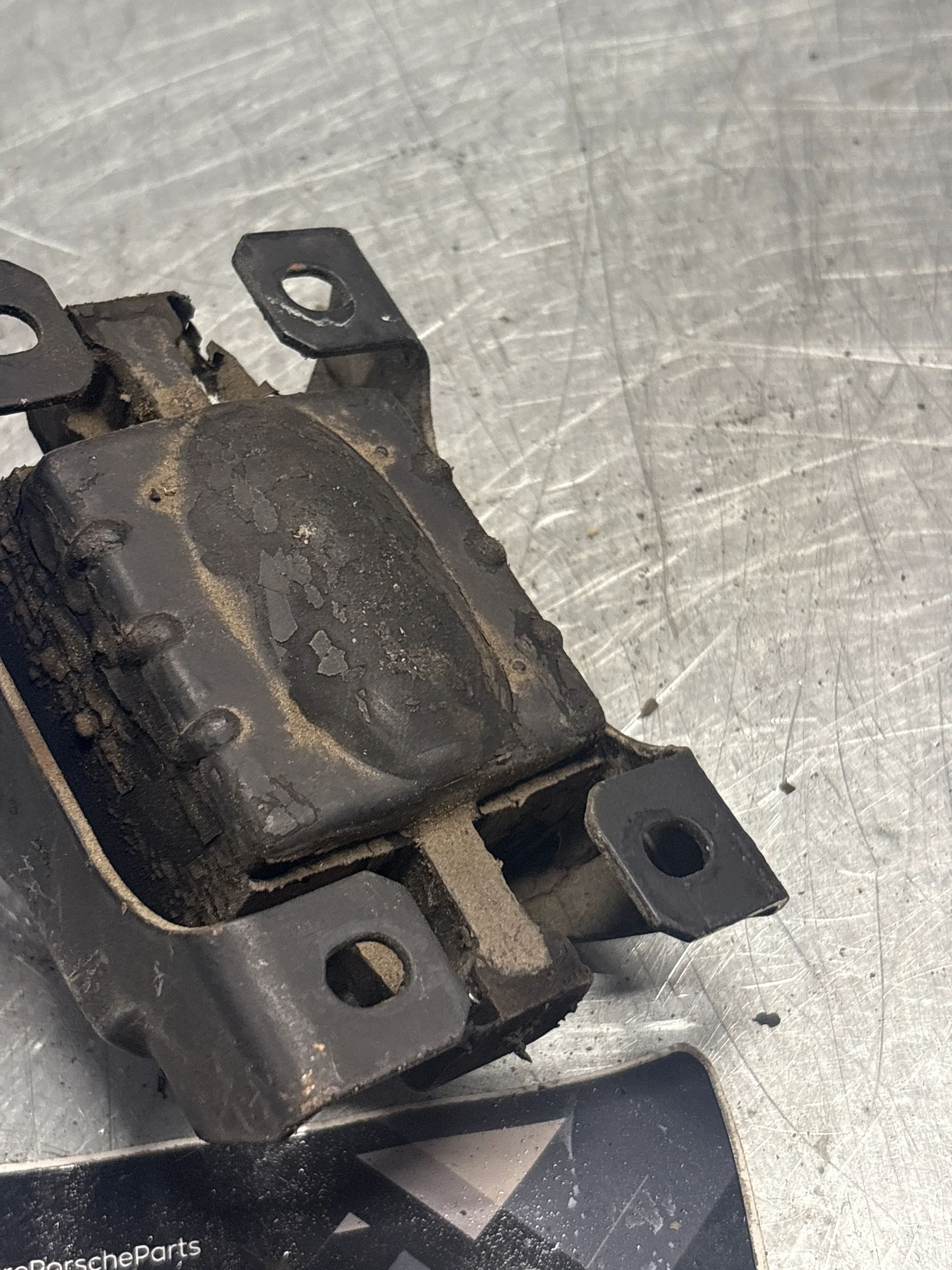 Porsche 944S/S2 85- Gearbox mount, used 94437504504 - Image 5