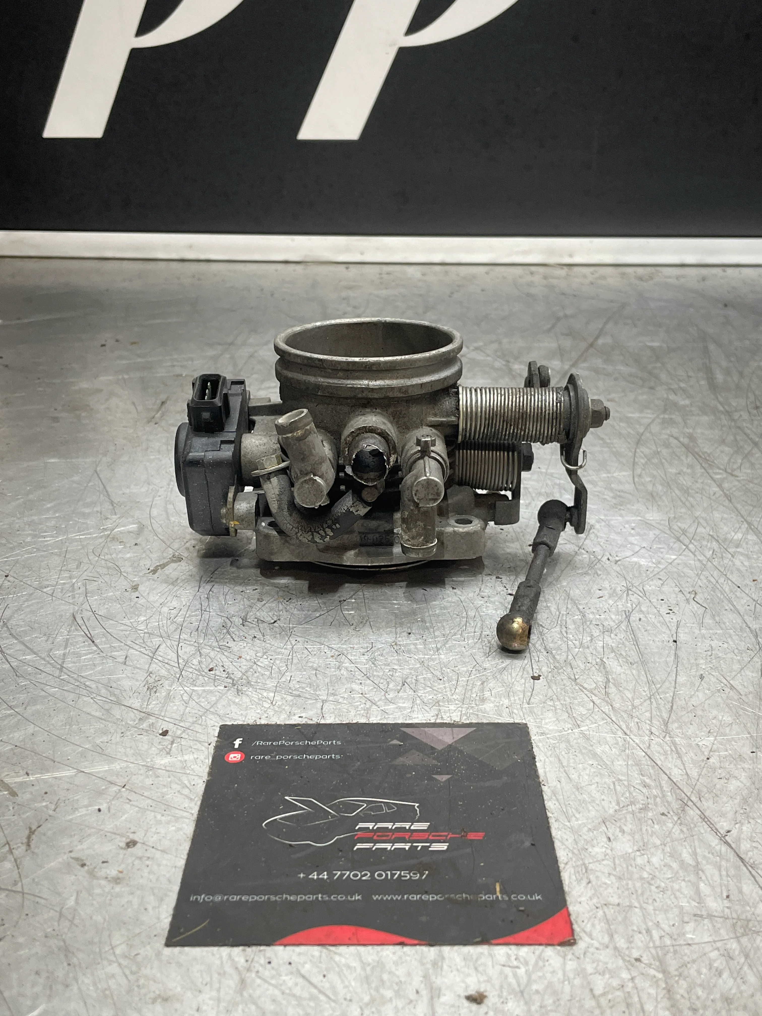 PORSCHE 944 S2 Throttle body. 9441100250R used, view images! - Image 2