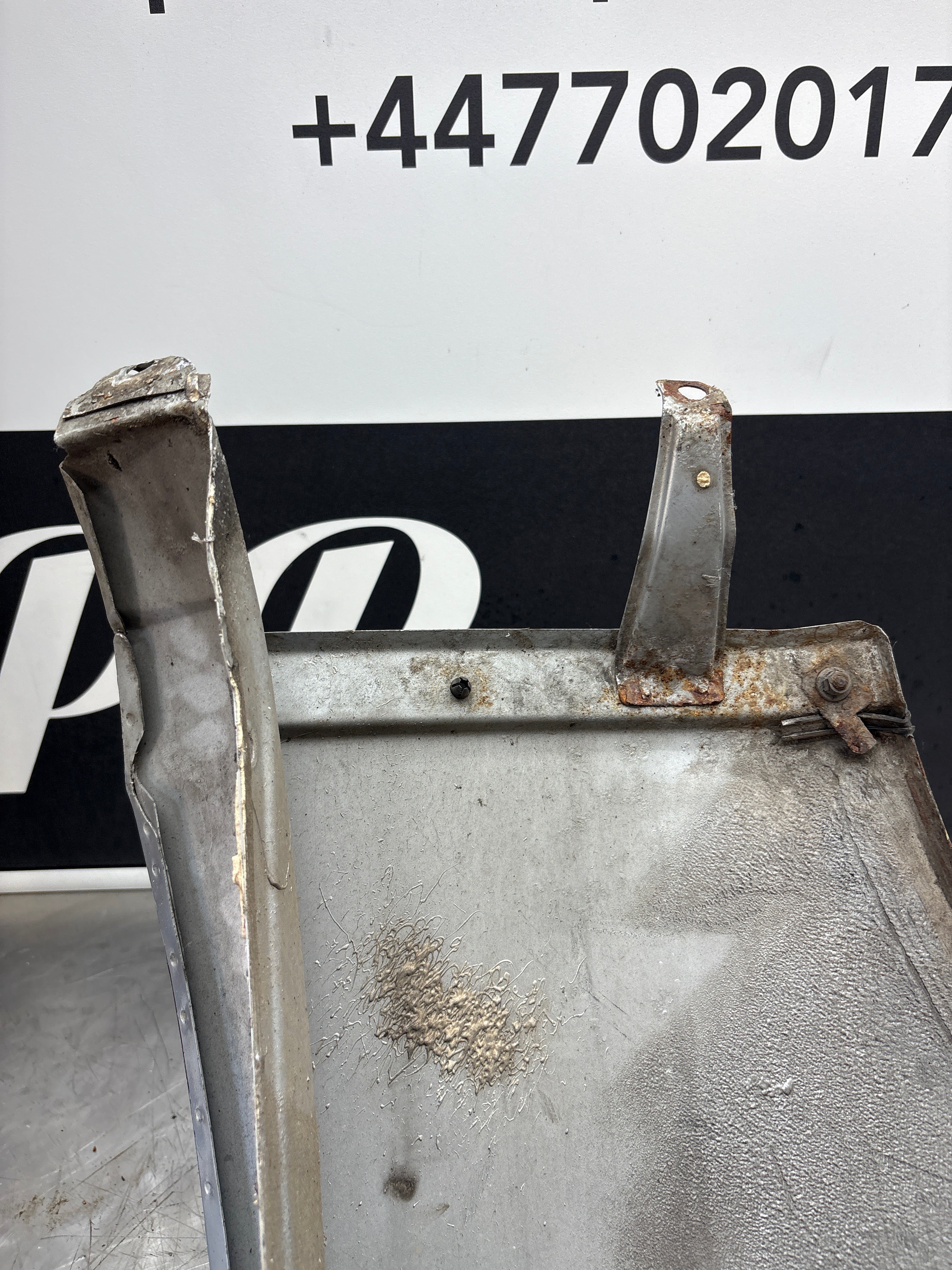 Porsche 968 front right wing, used - Image 12
