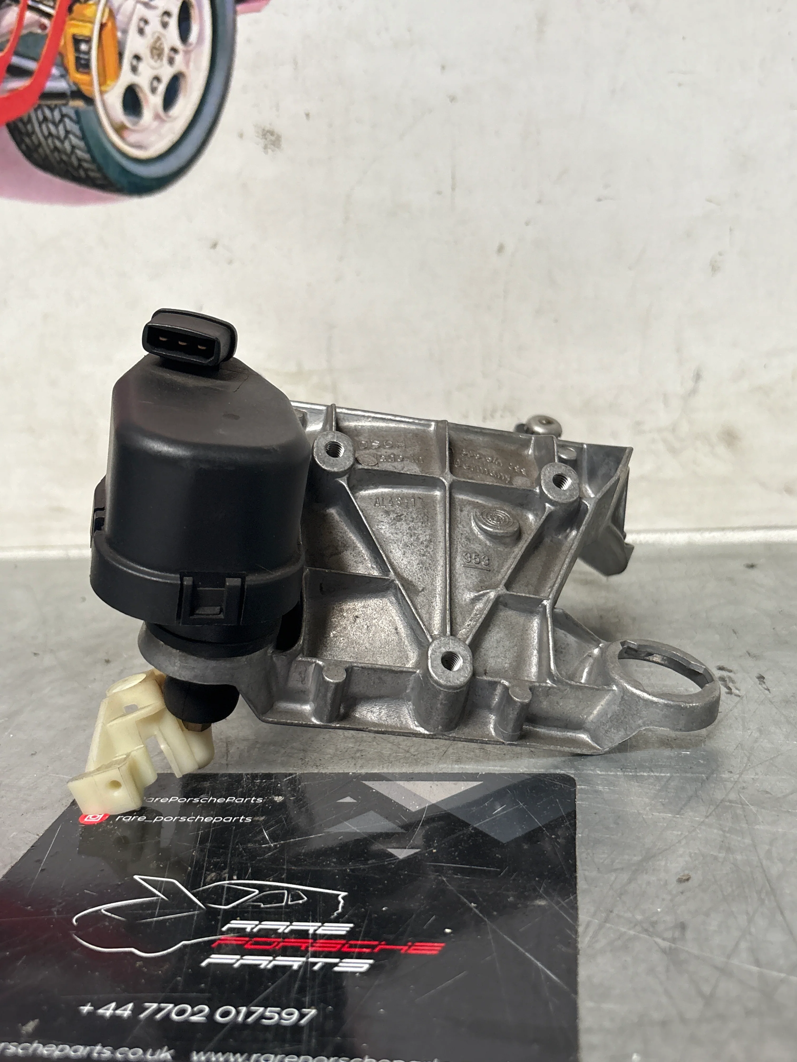 Porsche 968 headlight bracket housing, left 1305541099 - Image 4