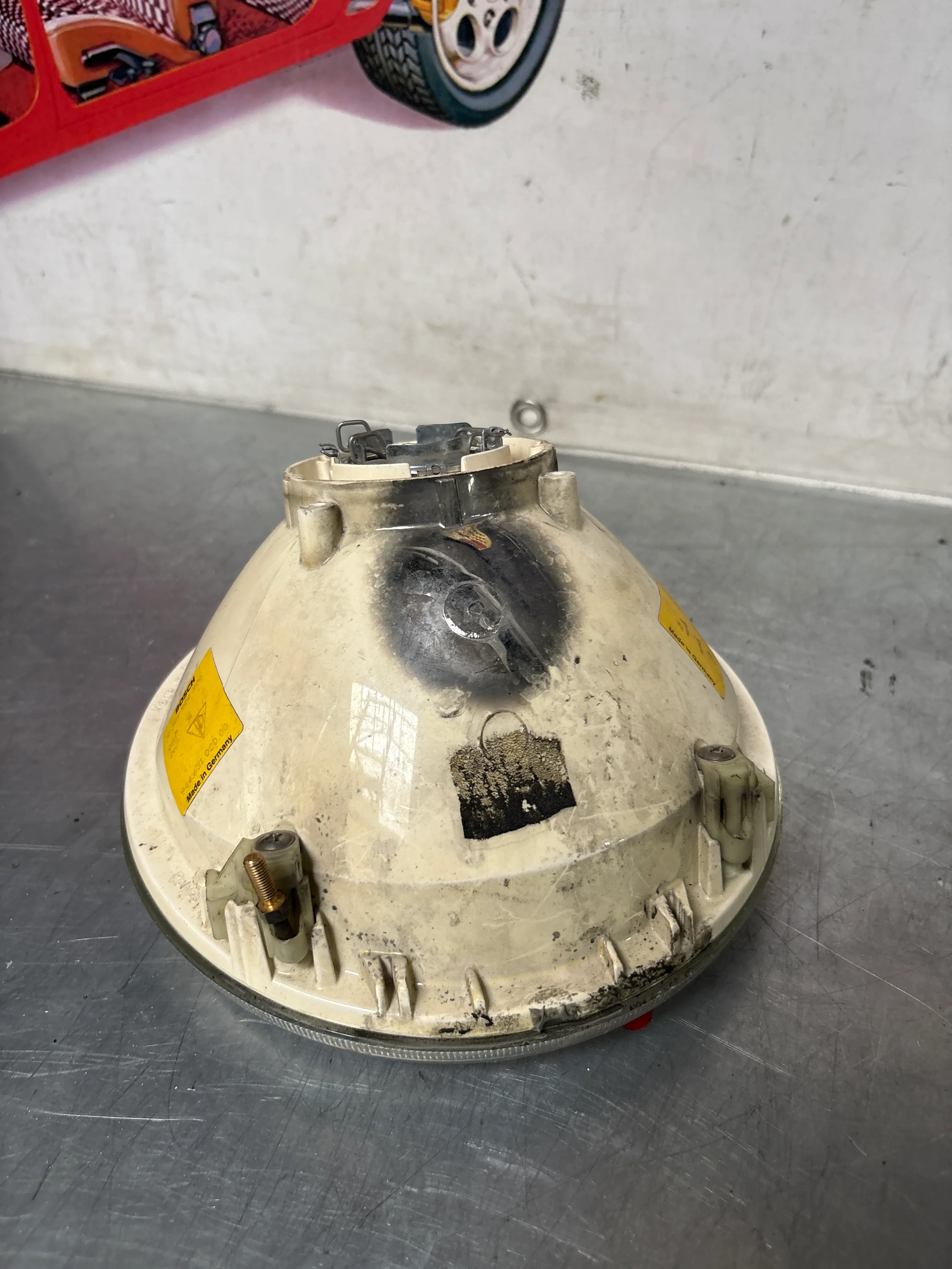 Porsche 968 right side Bosch headlight, used 94463192900 / 0301900306 / 1305304021 - Image 8