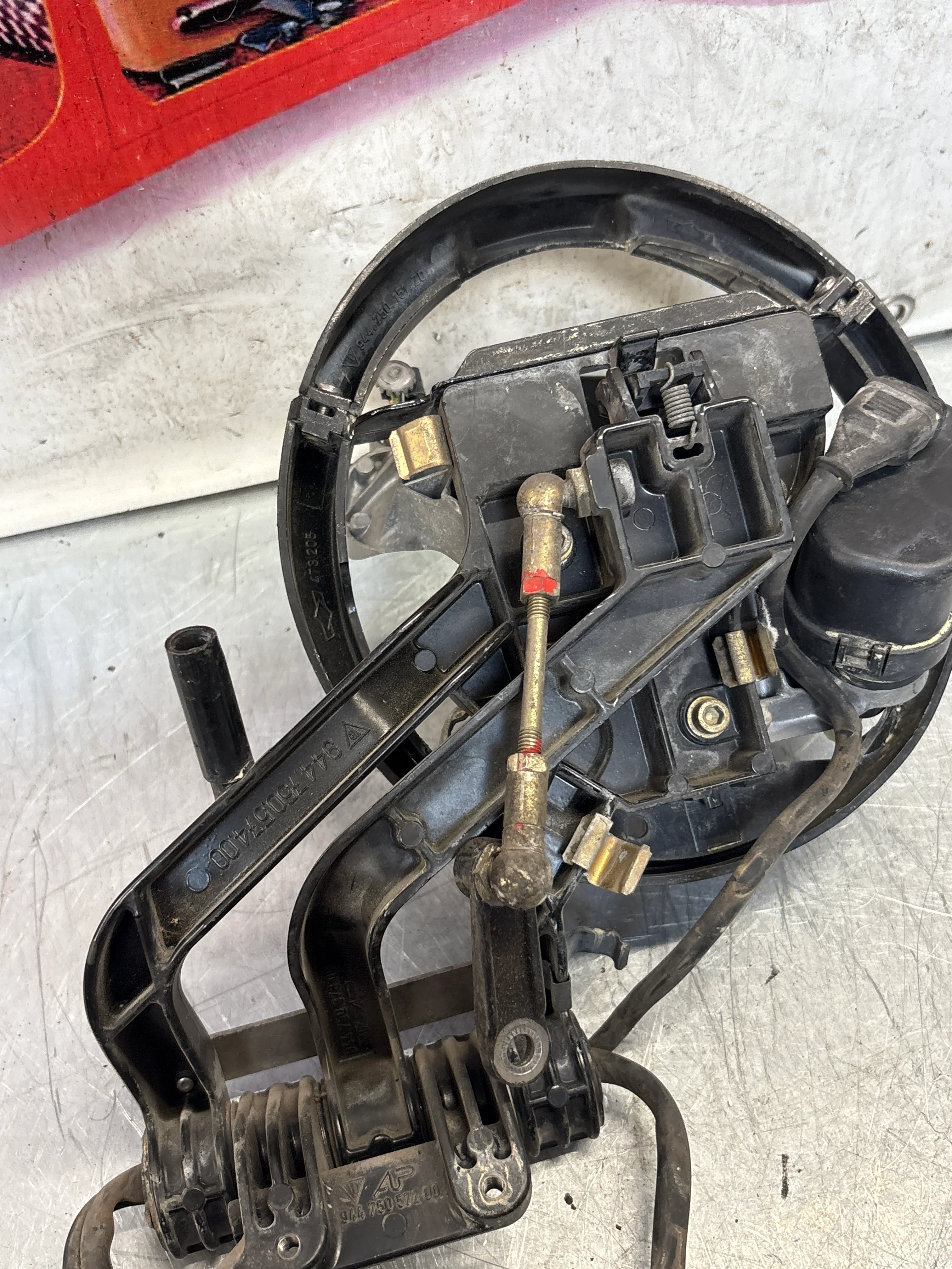 Porsche 968 right headlight swivel frame, used 94475057200 / 94475057400 / 94475037800 - Image 5
