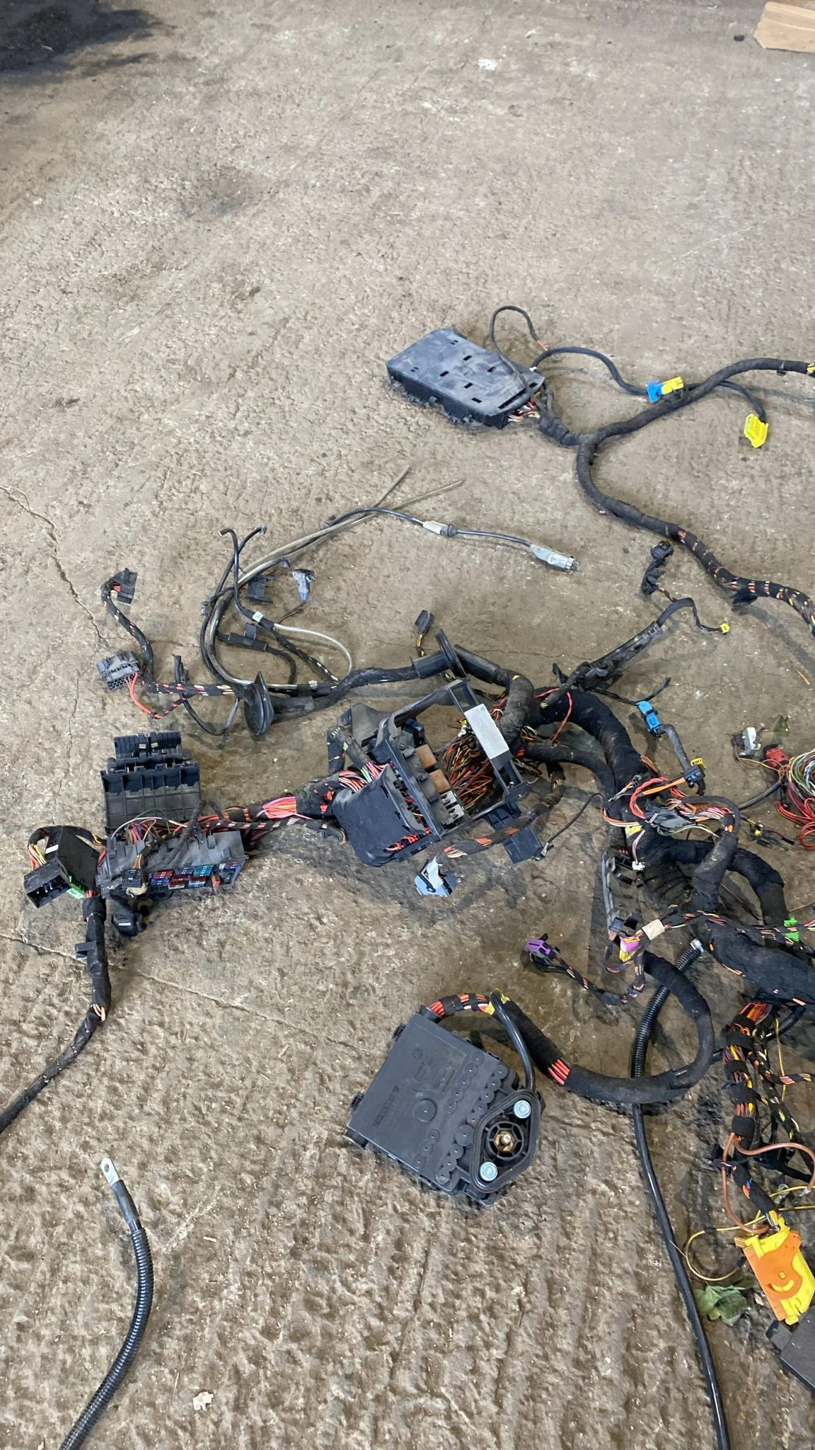 Porsche 986 complete interiror wiring harness - Image 20