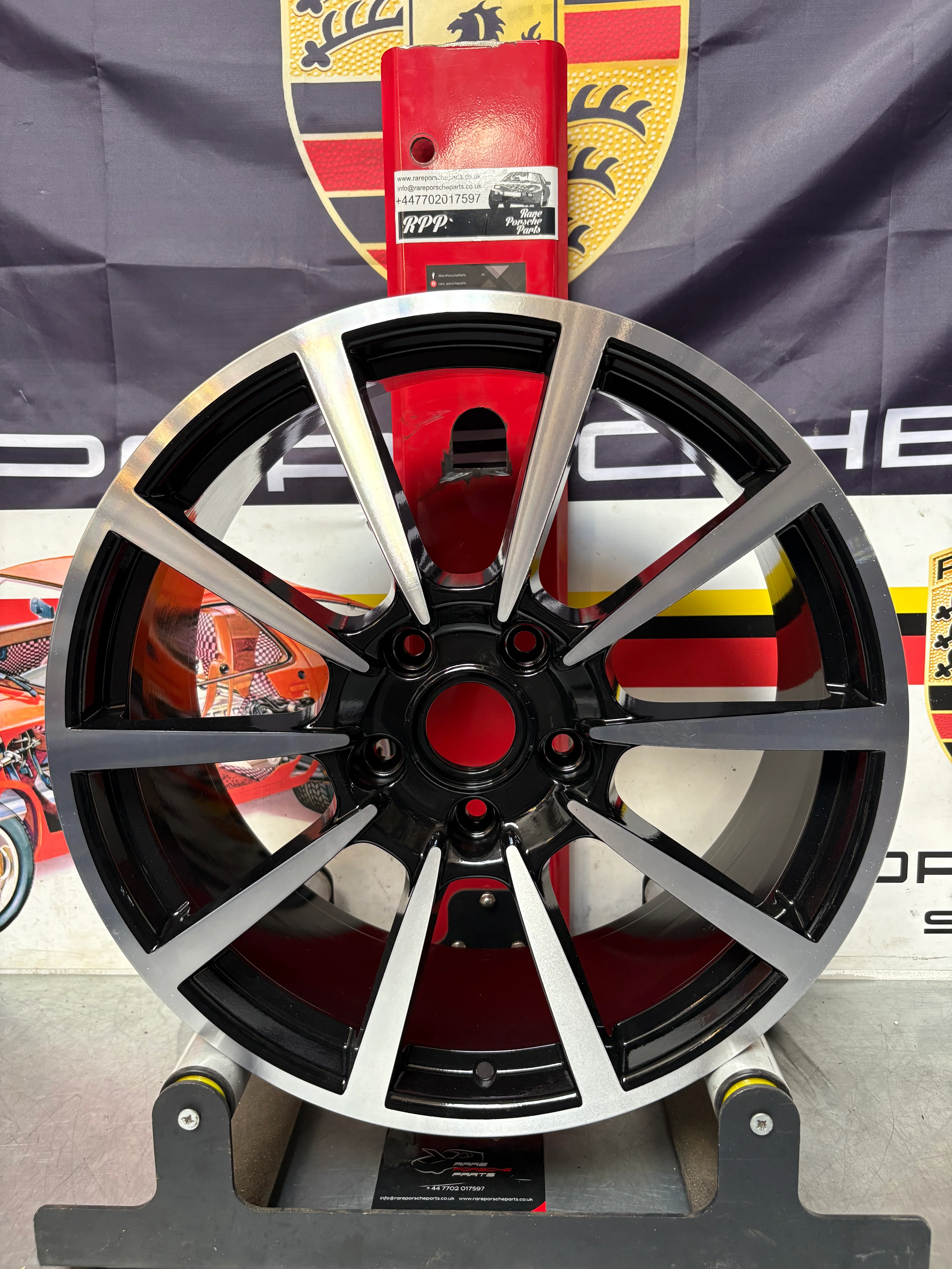 Porsche 991 911 C4/C4S Alloy Wheel 8.5Jx20" ET51 99136216130 - Image 2