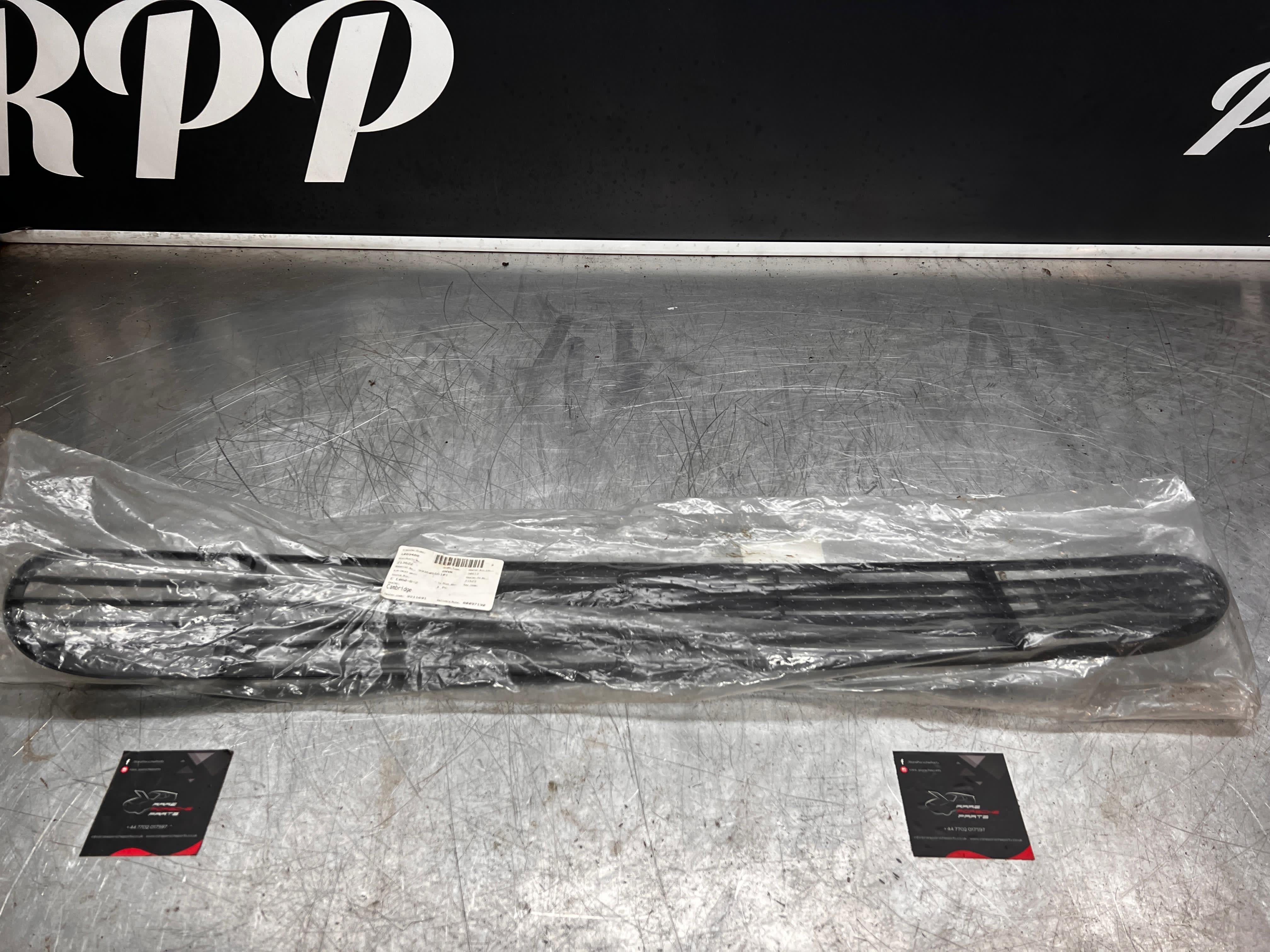 Porsche 993 Ventilation Grille 99350555101 new, genuine, NOS - Image 10