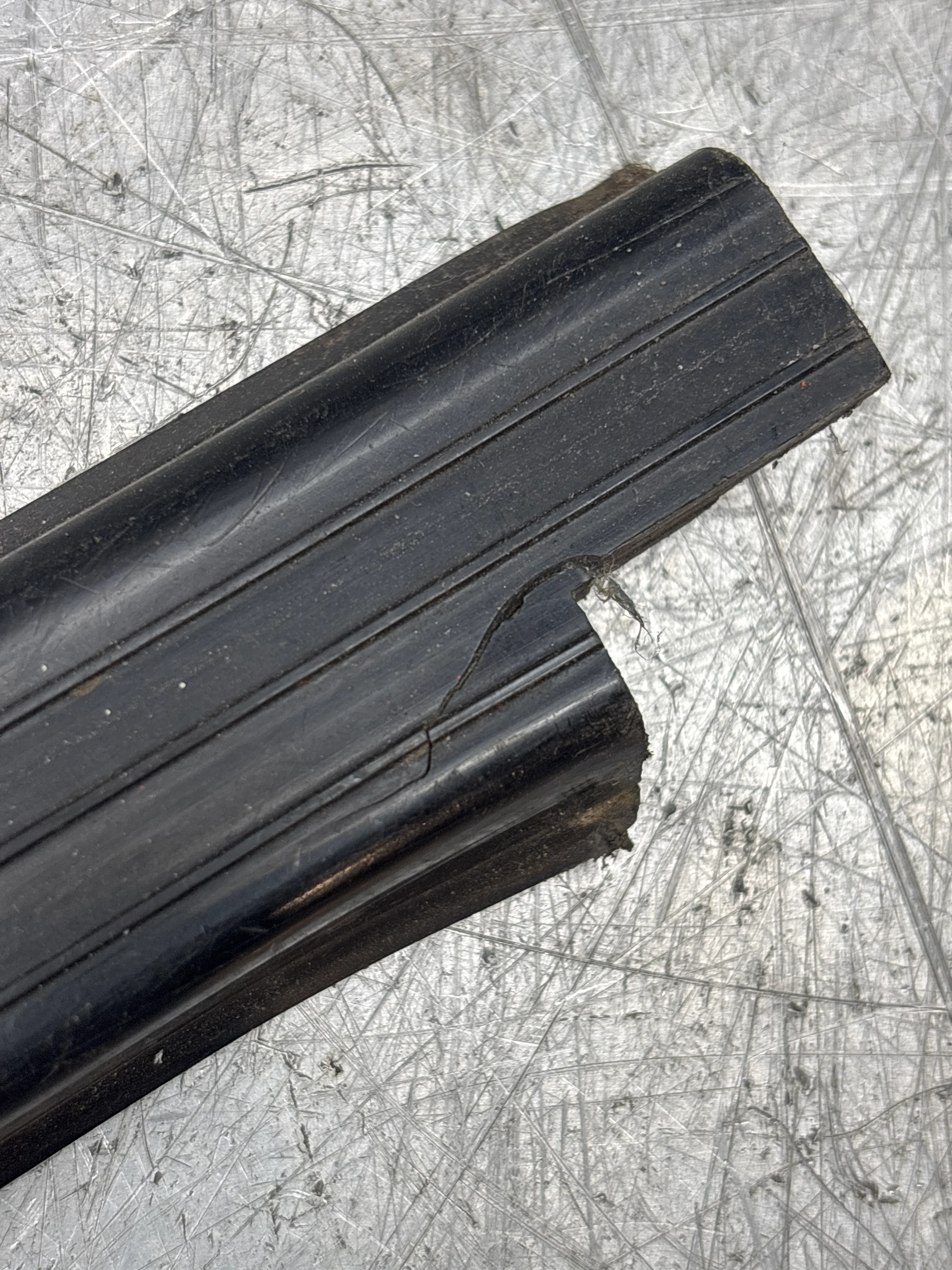 Porsche early 924/944 right sill trim, used 477853658A - Image 4