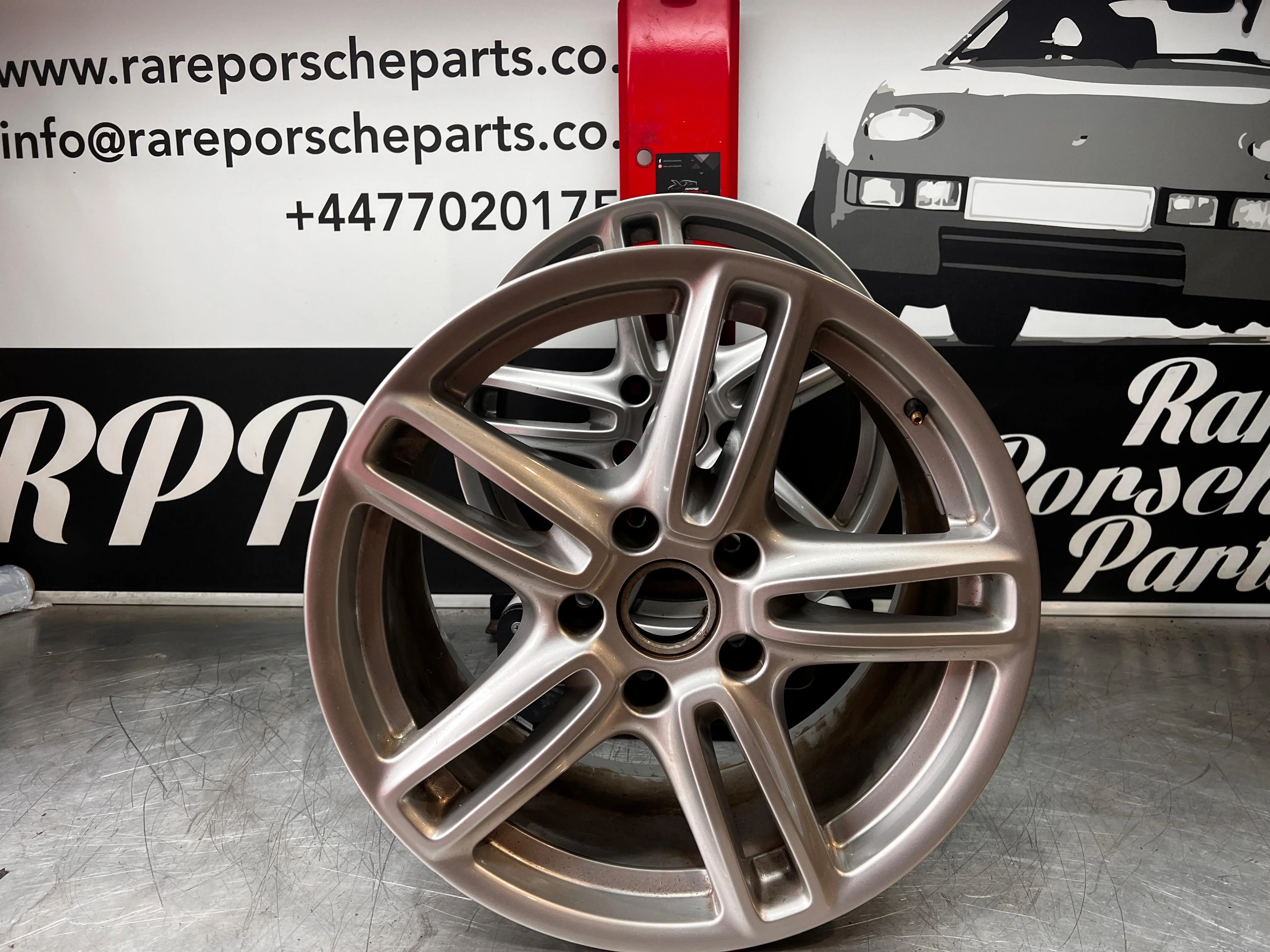 Porsche Panamera 970 19” genuine wheel set 97036215800 97036216000 used - Image 4