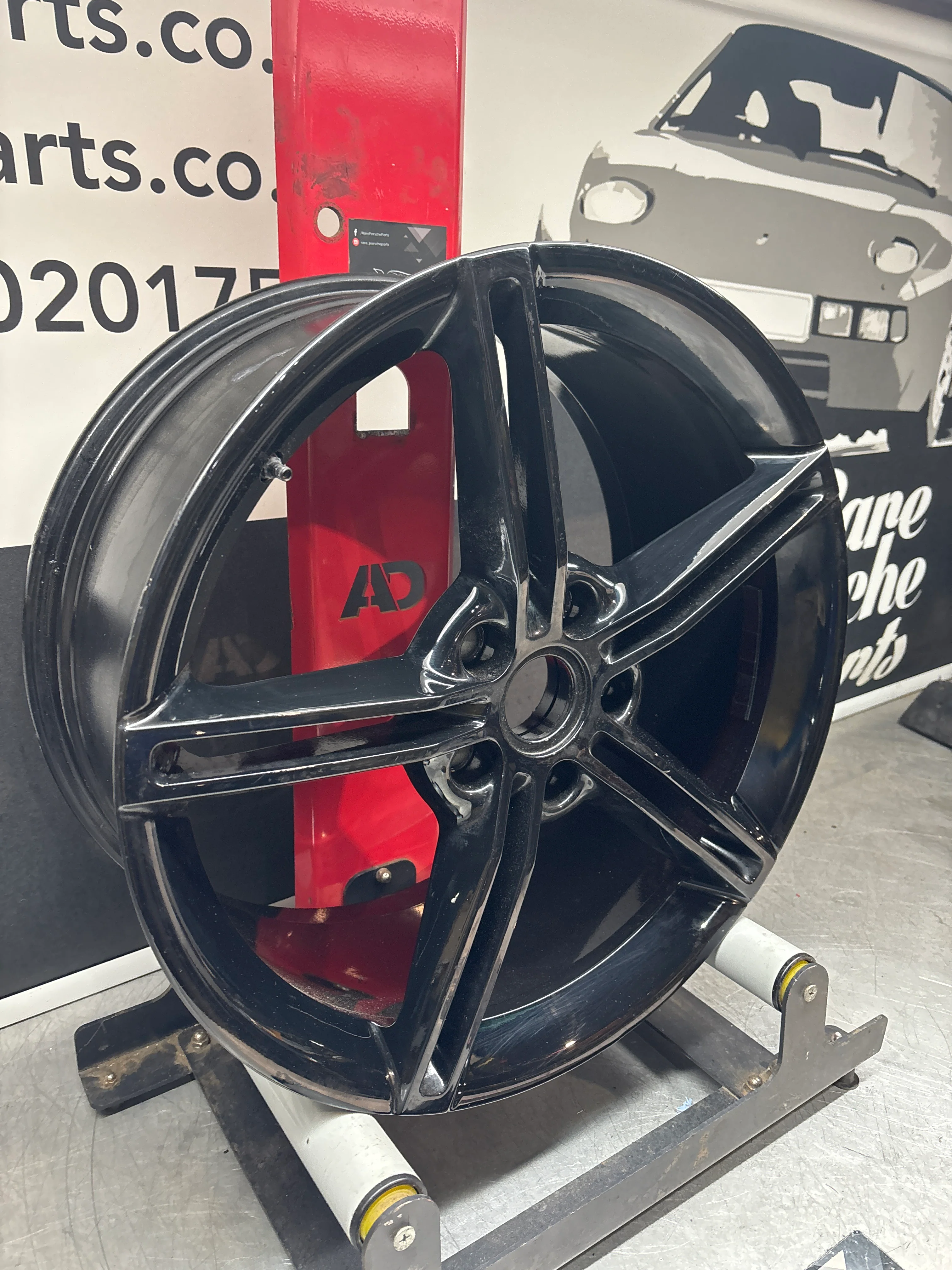 Porsche Taycan Front Alloy wheel 9.5Jx21" ET60 rim 9J1601025AA, used, very nice condition - Image 2
