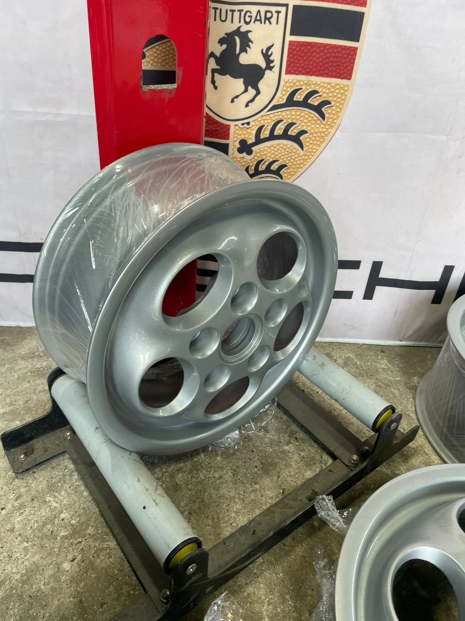 Set of 4 Porsche 944 refurbished teledial wheels, Used 6&7Jx15” 94436210200 95136210400 - Image 2