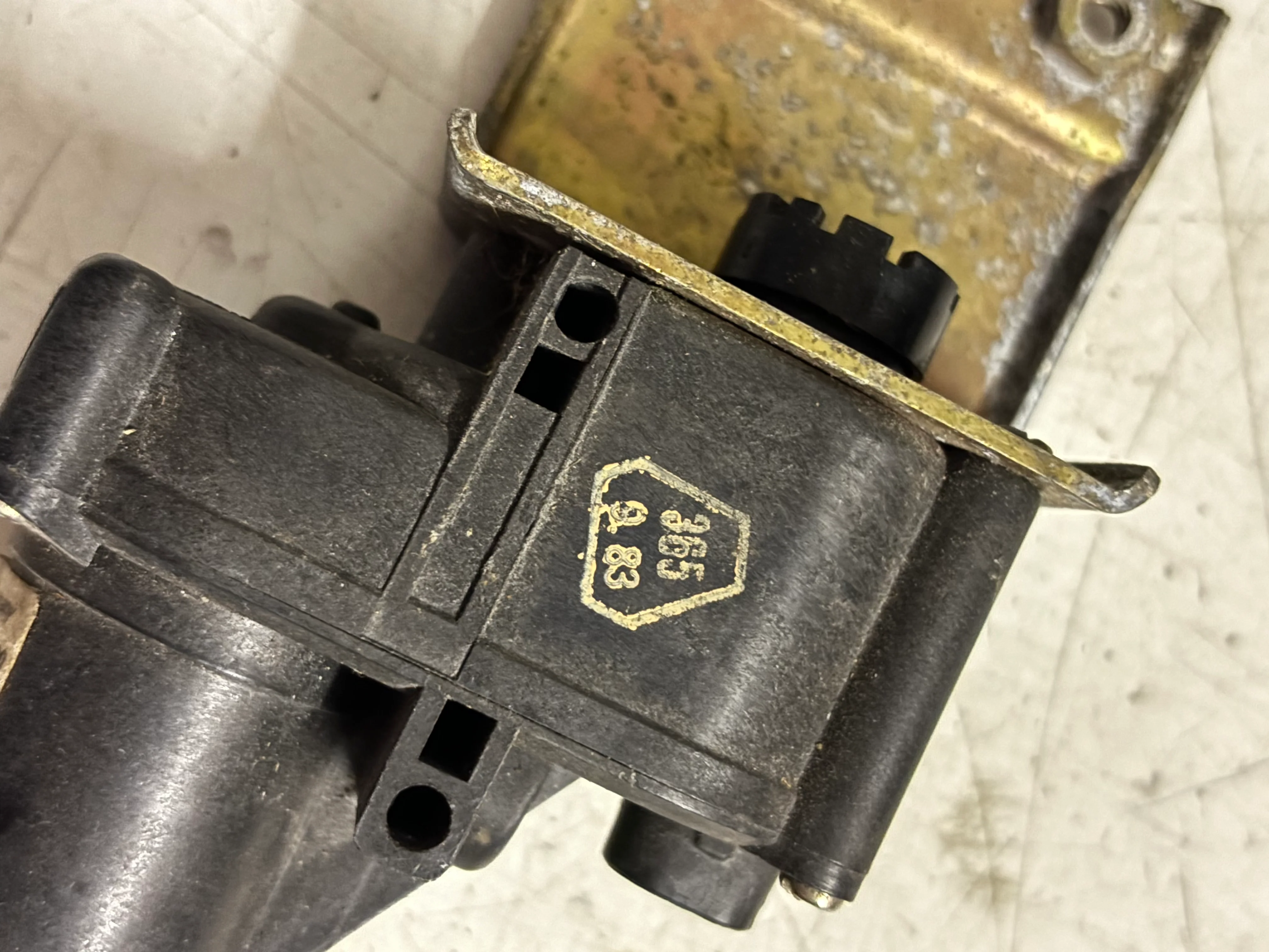 Porsche 928 Tailgate boot lock latch release motor 92862440702, used - Image 12