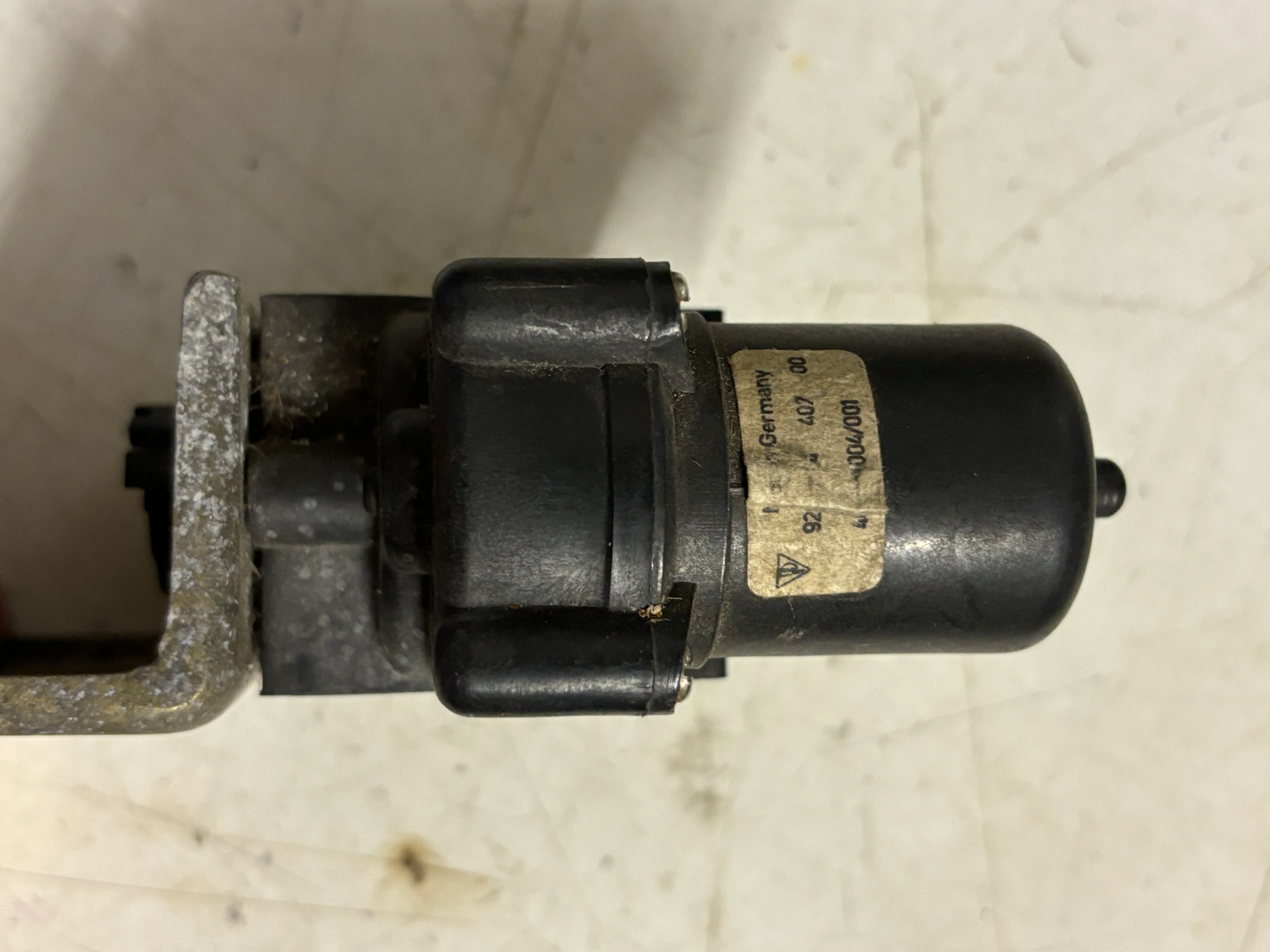 Porsche 928 Tailgate boot lock latch release motor 92862440702, used - Image 13