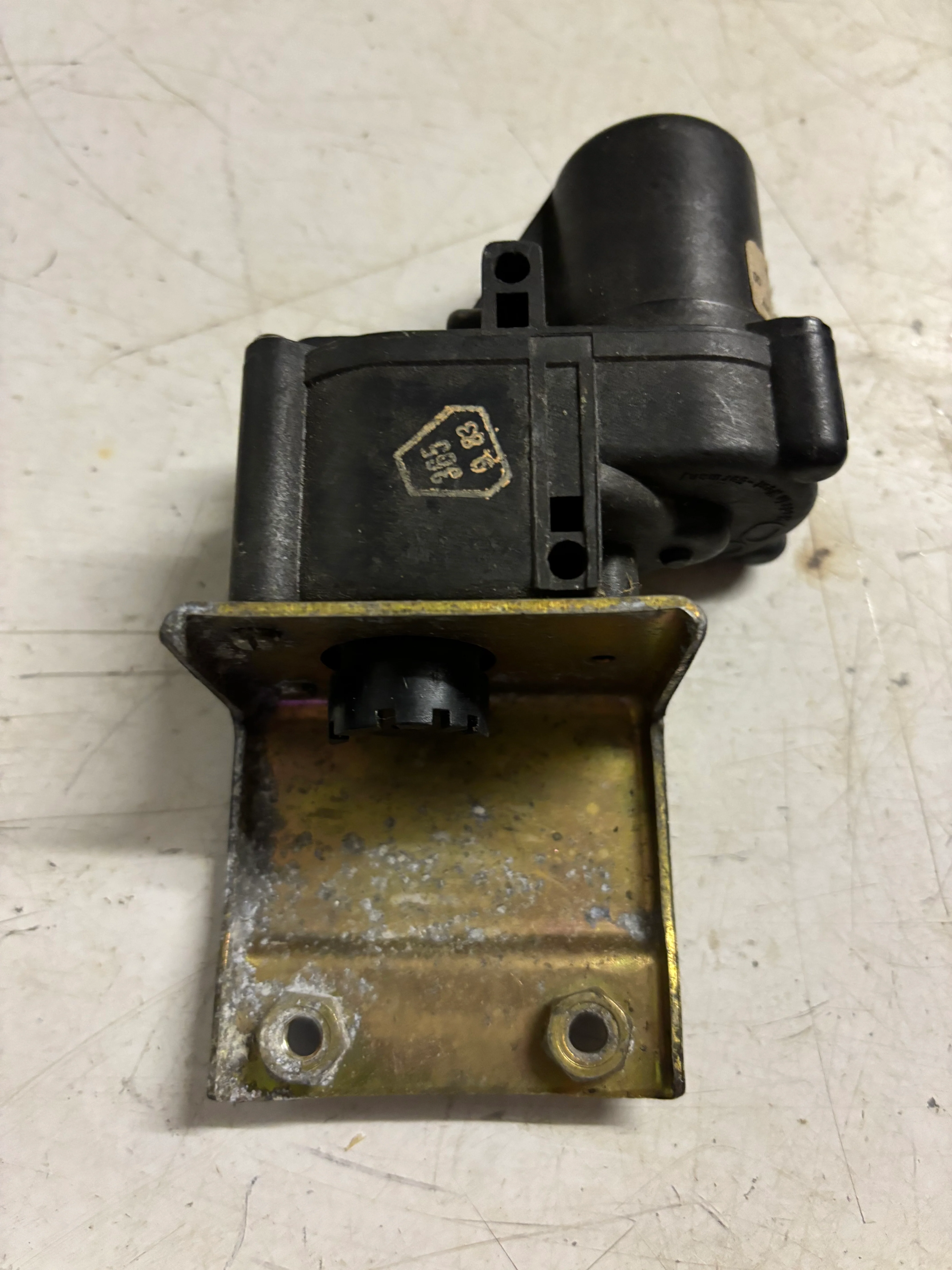 Porsche 928 Tailgate boot lock latch release motor 92862440702, used - Image 7