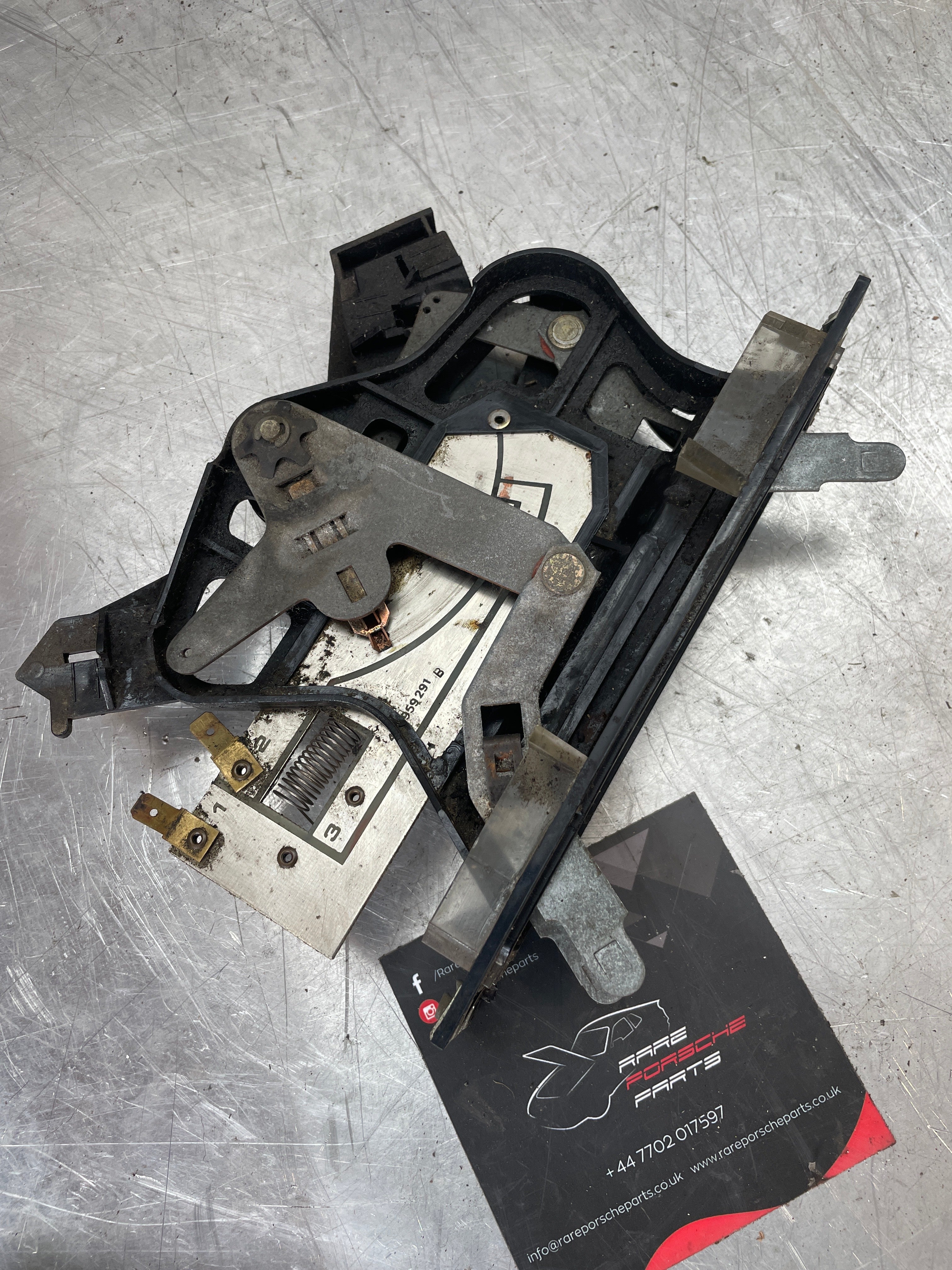 Porsche 924 heater control dashboard slider switches, used 477959291, 477819045, 477819021B (four bolt type 80-82) - Image 3